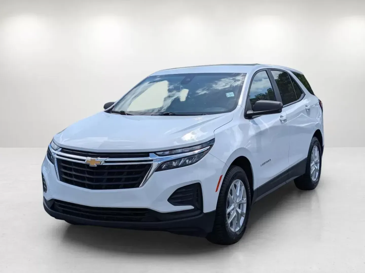 2022 /Medium Ash Gray Chevrolet Equinox LS (2GNAXHEV5N6) with an Turbocharged Gas I4 1.5L/92 engine, 6-Speed Automatic transmission, located at 3959 U.S. 80 W, Phenix City, AL, 36870, (334) 297-4885, 32.469296, -85.135185 - 2022 Chevrolet Equinox LS - Photo#1