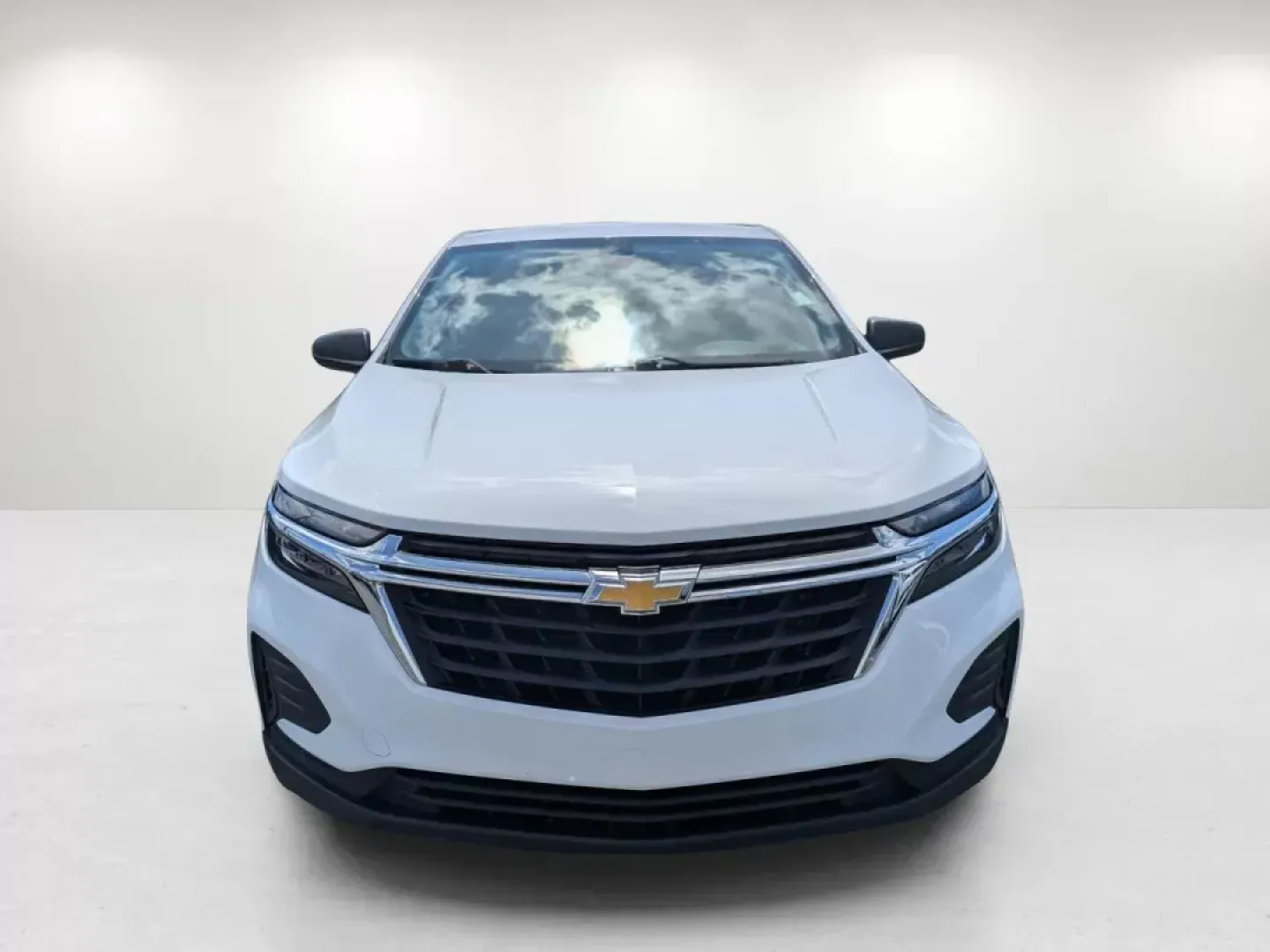 2022 /Medium Ash Gray Chevrolet Equinox LS (2GNAXHEV5N6) with an Turbocharged Gas I4 1.5L/92 engine, 6-Speed Automatic transmission, located at 3959 U.S. 80 W, Phenix City, AL, 36870, (334) 297-4885, 32.469296, -85.135185 - 2022 Chevrolet Equinox LS - Photo#2