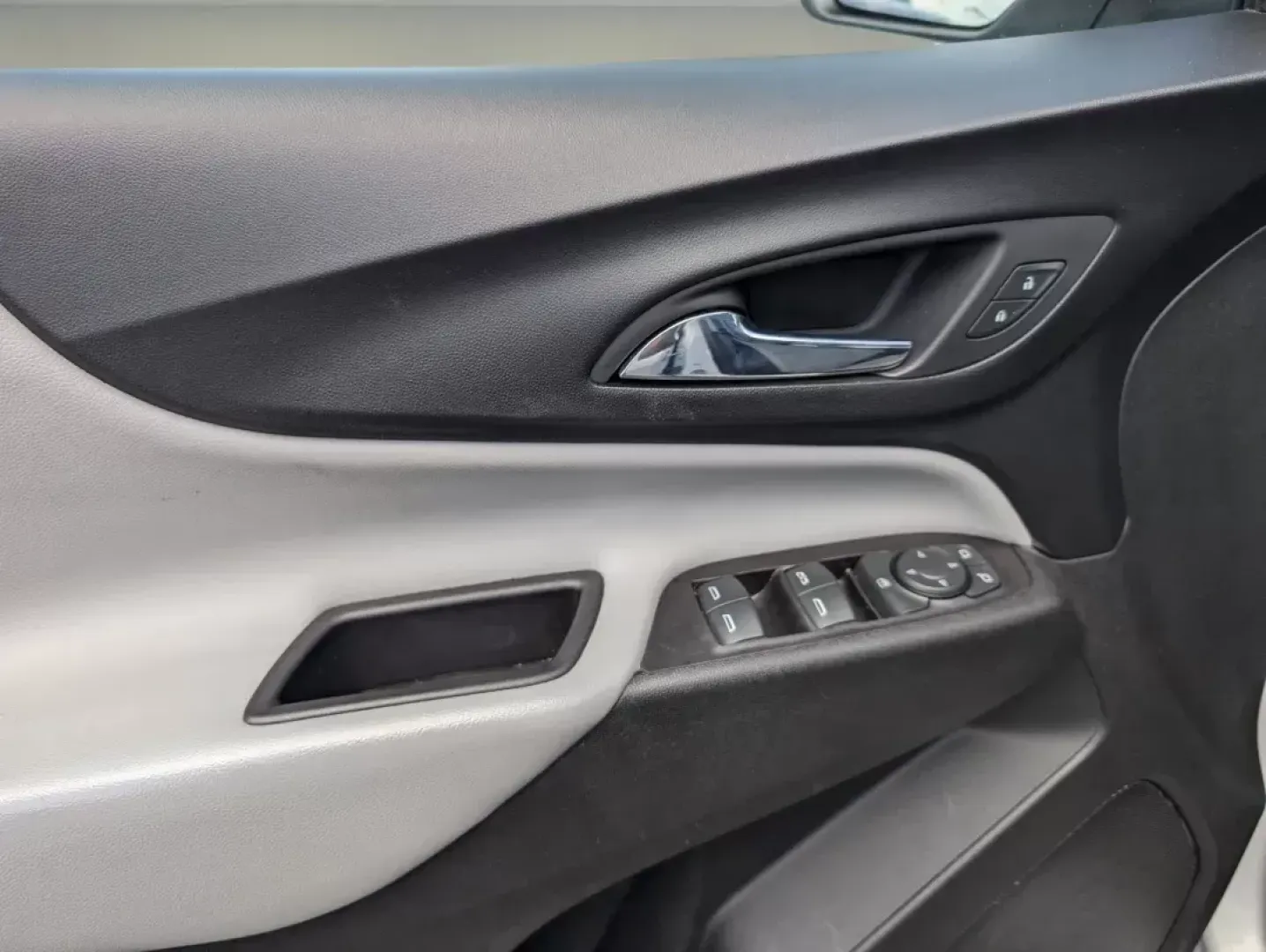 2022 /Medium Ash Gray Chevrolet Equinox LS (2GNAXHEV5N6) with an Turbocharged Gas I4 1.5L/92 engine, 6-Speed Automatic transmission, located at 3959 U.S. 80 W, Phenix City, AL, 36870, (334) 297-4885, 32.469296, -85.135185 - 2022 Chevrolet Equinox LS - Photo#9