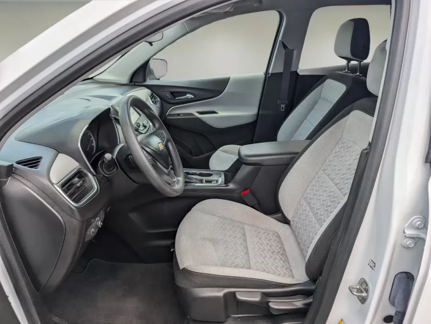 2022 /Medium Ash Gray Chevrolet Equinox LS (2GNAXHEV5N6) with an Turbocharged Gas I4 1.5L/92 engine, 6-Speed Automatic transmission, located at 3959 U.S. 80 W, Phenix City, AL, 36870, (334) 297-4885, 32.469296, -85.135185 - 2022 Chevrolet Equinox LS - Photo#10