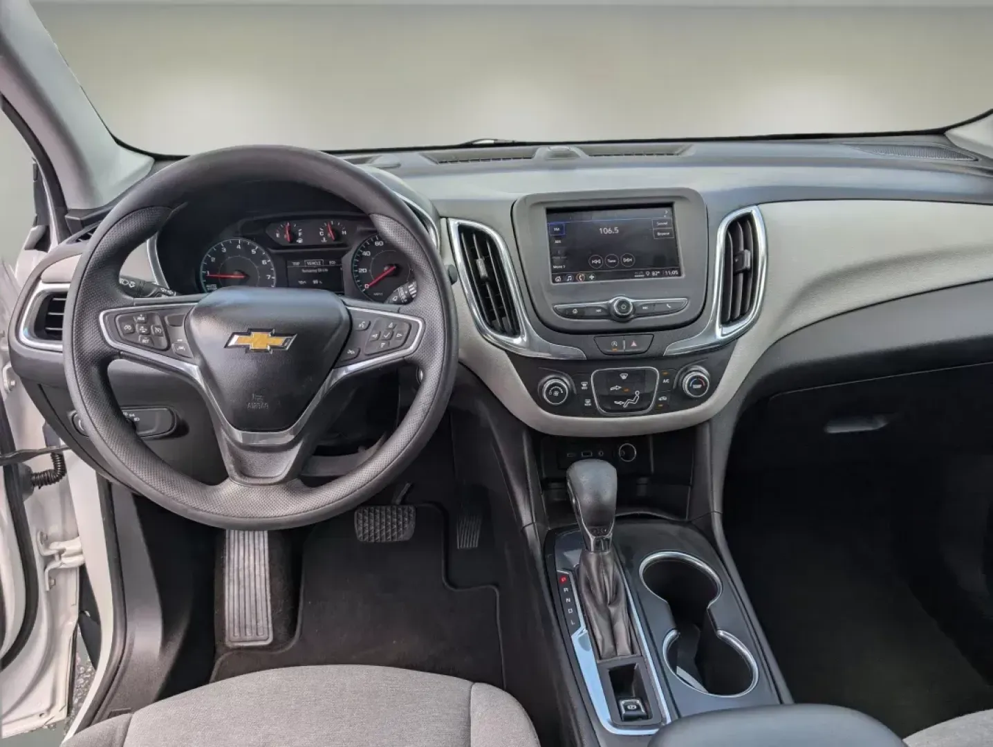 2022 /Medium Ash Gray Chevrolet Equinox LS (2GNAXHEV5N6) with an Turbocharged Gas I4 1.5L/92 engine, 6-Speed Automatic transmission, located at 3959 U.S. 80 W, Phenix City, AL, 36870, (334) 297-4885, 32.469296, -85.135185 - 2022 Chevrolet Equinox LS - Photo#12