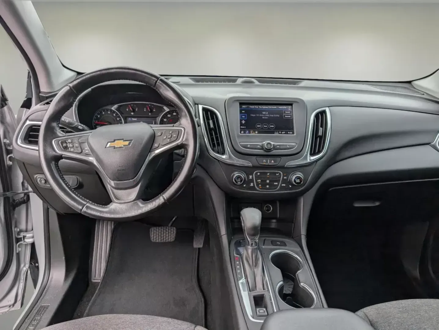 2022 /Jet Black Chevrolet Equinox LT (2GNAXTEV9N6) with an Turbocharged Gas I4 1.5L/92 engine, 6-Speed Automatic transmission, located at 7000 Northlake Connector, Columbus, GA, 31904, (706) 987-8085, 32.524975, -84.978134 - 2022 Chevrolet Equinox LT - Photo#12