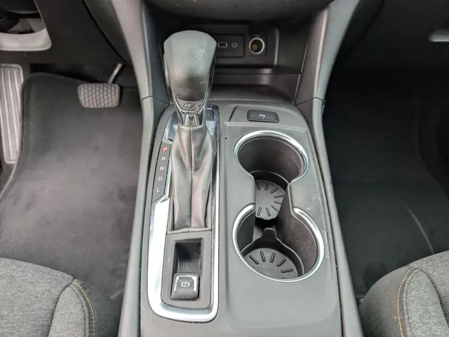 2022 /Jet Black Chevrolet Equinox LT (2GNAXTEV9N6) with an Turbocharged Gas I4 1.5L/92 engine, 6-Speed Automatic transmission, located at 7000 Northlake Connector, Columbus, GA, 31904, (706) 987-8085, 32.524975, -84.978134 - 2022 Chevrolet Equinox LT - Photo#13