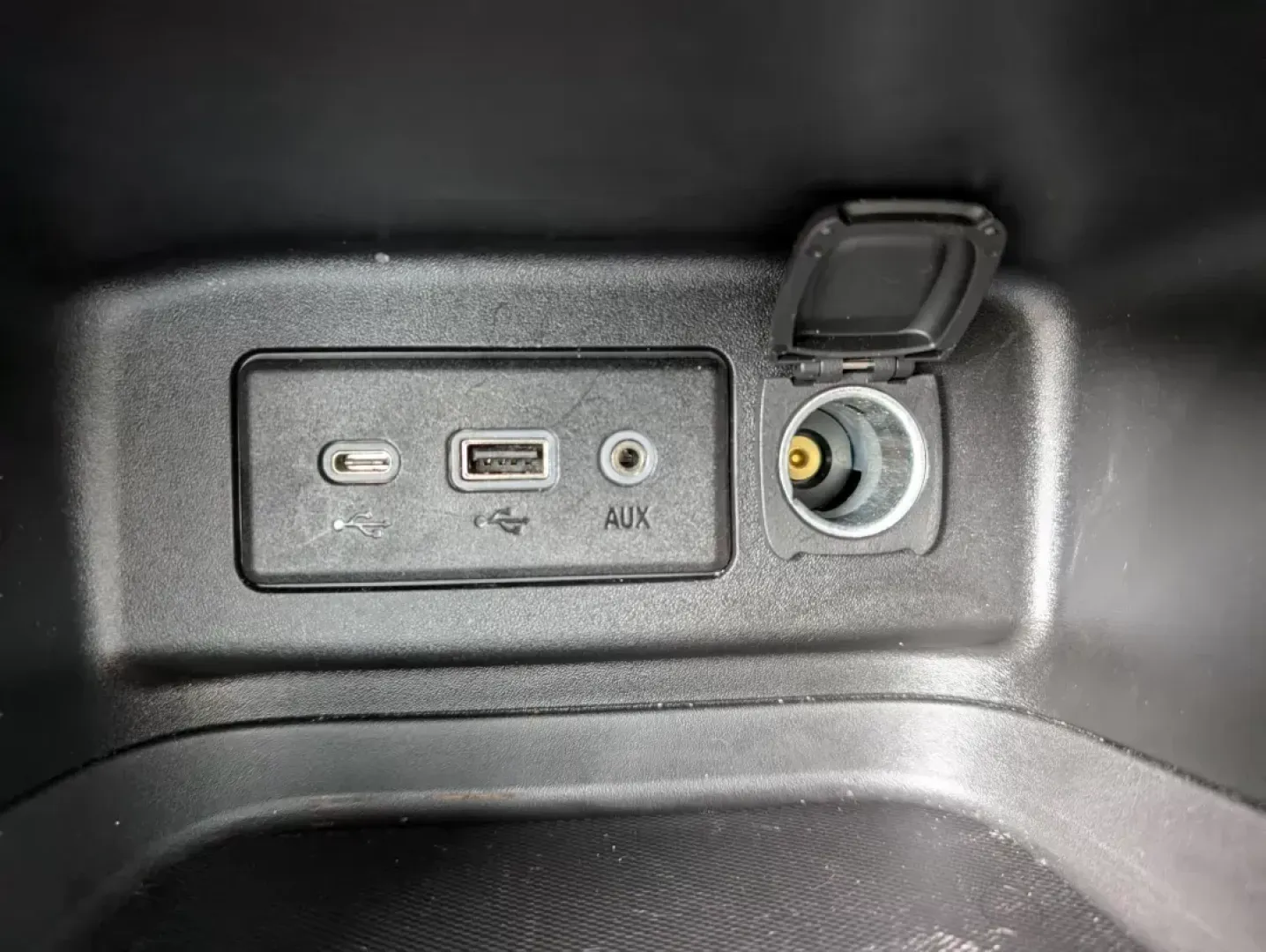 2022 /Jet Black Chevrolet Equinox LT (2GNAXTEV9N6) with an Turbocharged Gas I4 1.5L/92 engine, 6-Speed Automatic transmission, located at 7000 Northlake Connector, Columbus, GA, 31904, (706) 987-8085, 32.524975, -84.978134 - 2022 Chevrolet Equinox LT - Photo#15