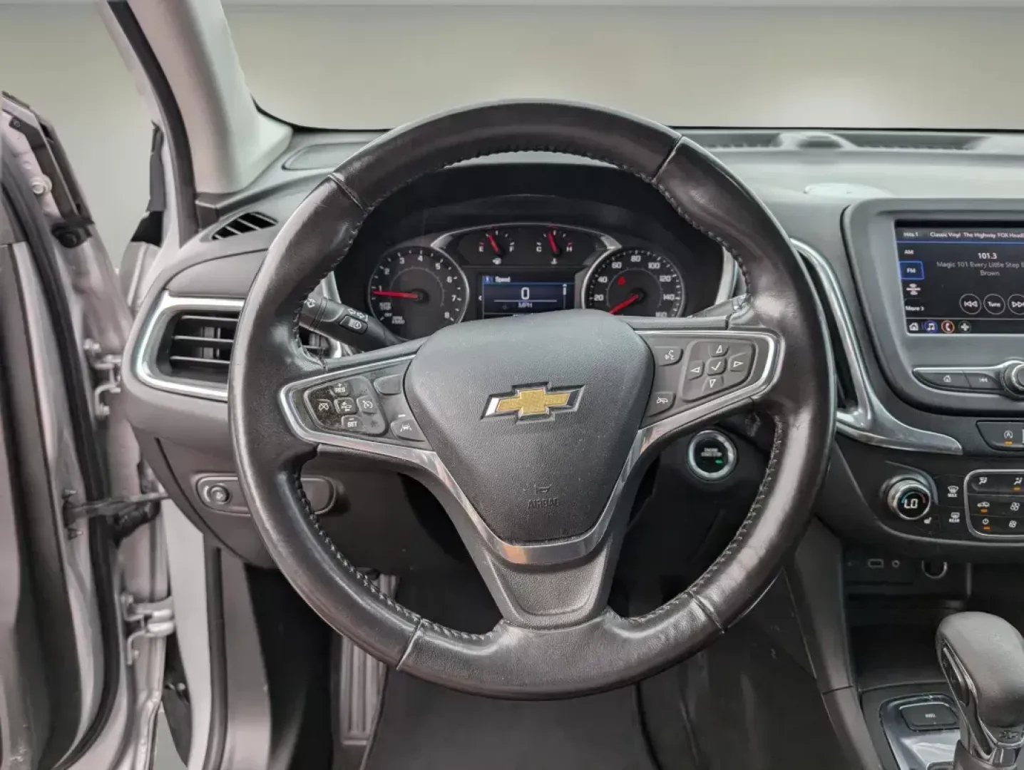2022 /Jet Black Chevrolet Equinox LT (2GNAXTEV9N6) with an Turbocharged Gas I4 1.5L/92 engine, 6-Speed Automatic transmission, located at 7000 Northlake Connector, Columbus, GA, 31904, (706) 987-8085, 32.524975, -84.978134 - 2022 Chevrolet Equinox LT - Photo#16