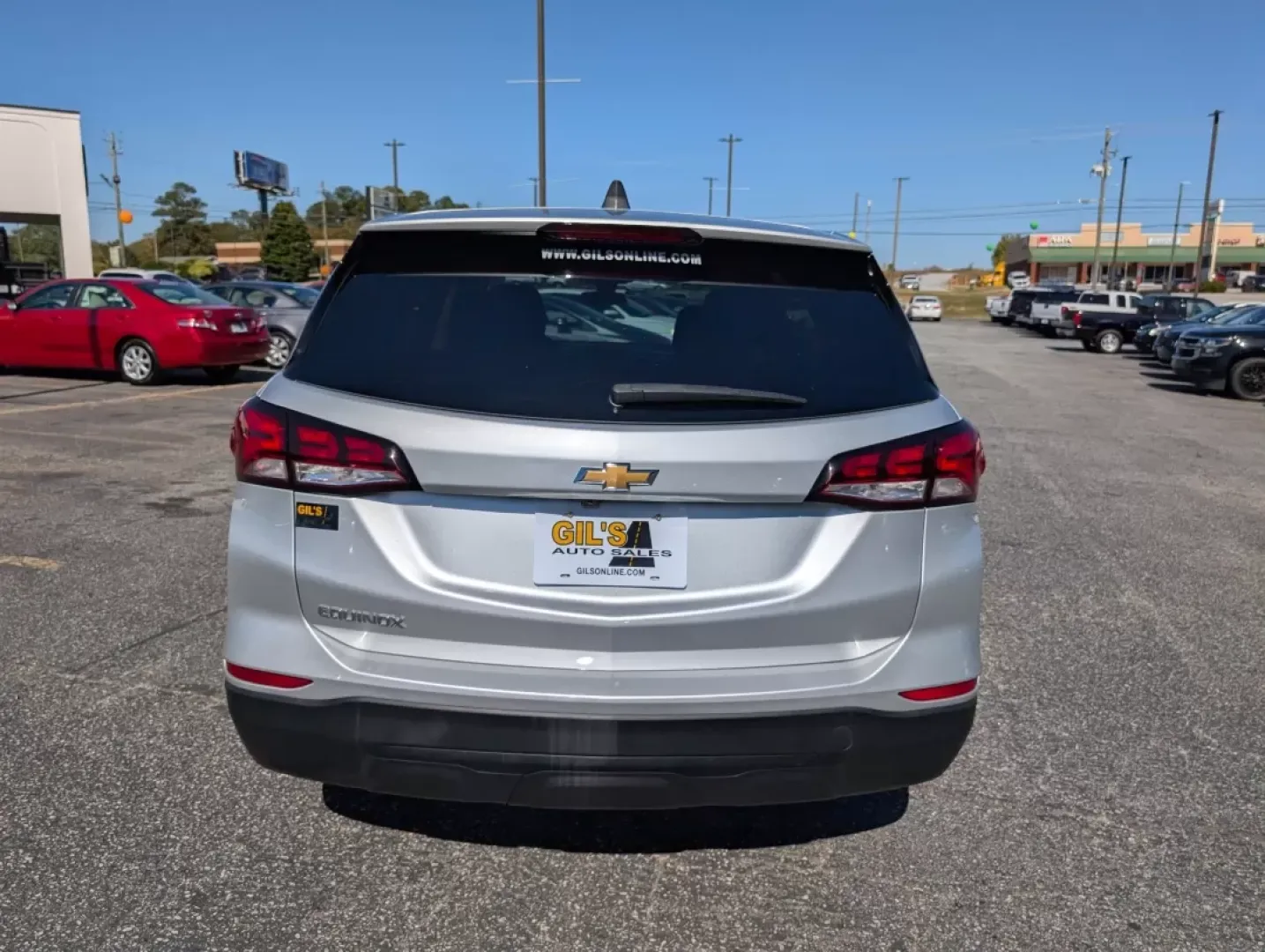 2022 /Medium Ash Gray Chevrolet Equinox LS (3GNAXHEV9NS) with an Other engine, located at 3959 U.S. 80 W, Phenix City, AL, 36870, (334) 297-4885, 32.469296, -85.135185 - **Discover Your Perfect Adventure Companion: 2022 Chevrolet Equinox LS at Gils Auto!**<br /> <br /> Are you in search of a reliable SUV that fits seamlessly into your active lifestyle? Look no further than the 2022 Chevrolet Equinox LS, now available at Gils Auto in Phenix City, AL. This versatile s - Photo#5