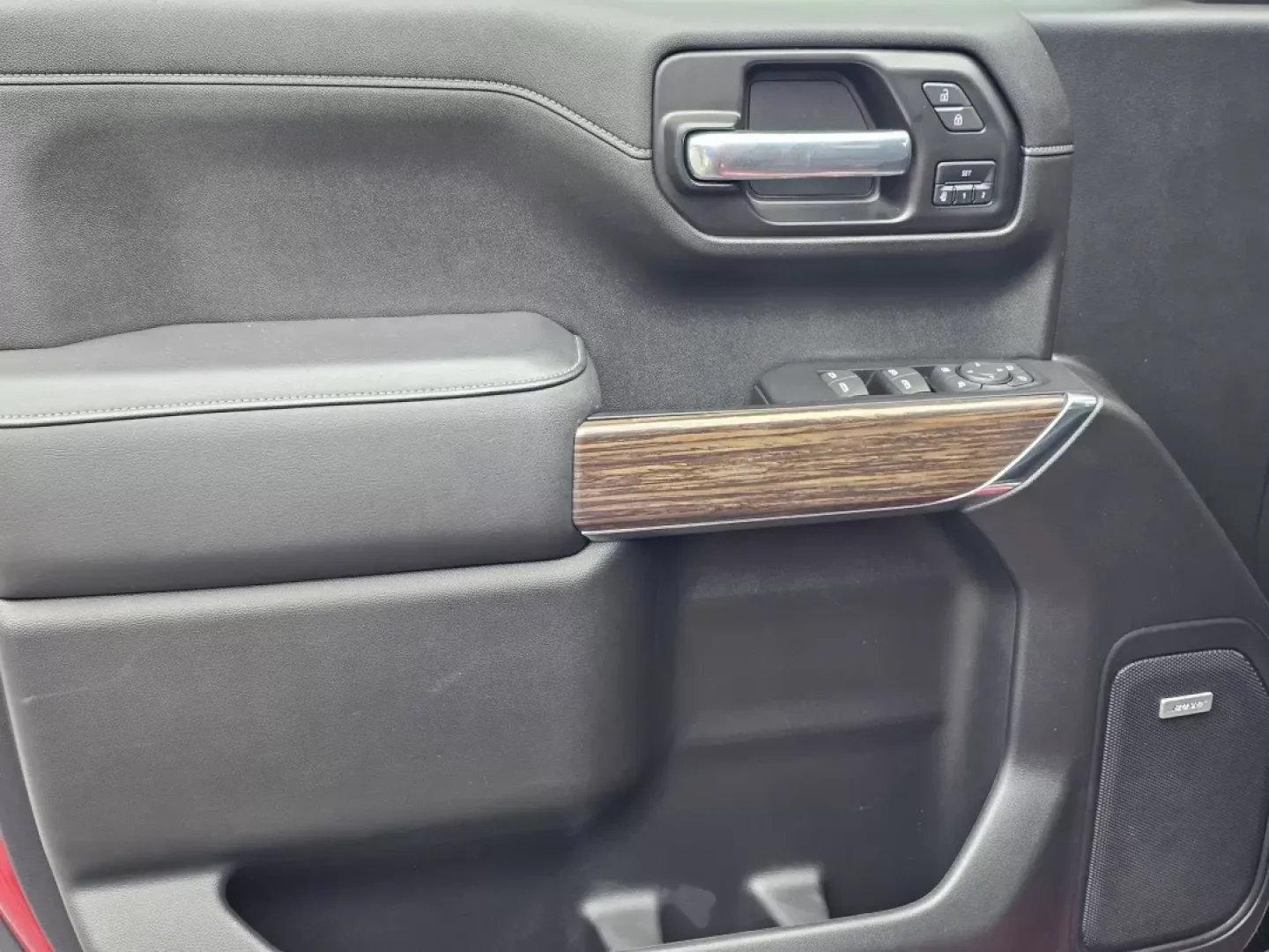 2022 /Jet Black Chevrolet Silverado 1500 LTD High Country (1GCUYHEL5NZ) with an Other engine, located at 7000 Northlake Connector, Columbus, GA, 31904, (706) 987-8085, 32.524975, -84.978134 - **Elevate Your Adventures with the 2022 Chevrolet Silverado 1500 LTD High Country!**<br /> <br /> Are you ready to take your outdoor adventures and daily drives to the next level? The 2022 Chevrolet Silverado 1500 LTD High Country, available at Gils Auto in Phenix City, AL, is the perfect companion - Photo#8