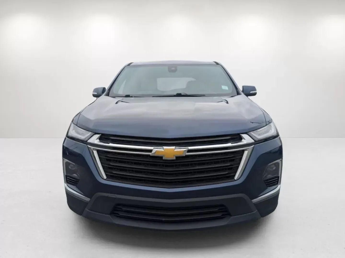 2022 /Jet Black/Chai Chevrolet Traverse LS (1GNERLKW6NJ) with an Other engine, located at 3959 U.S. 80 W, Phenix City, AL, 36870, (334) 297-4885, 32.469296, -85.135185 - Unleash the thrill of family adventures with this stunning 2022 Chevrolet Traverse, now available at Gils Auto in Phenix City, AL. If you're seeking a vehicle that can comfortably accommodate your growing family, this spacious SUV is the perfect choice for road trips, school runs, or weekend getaway - Photo#1