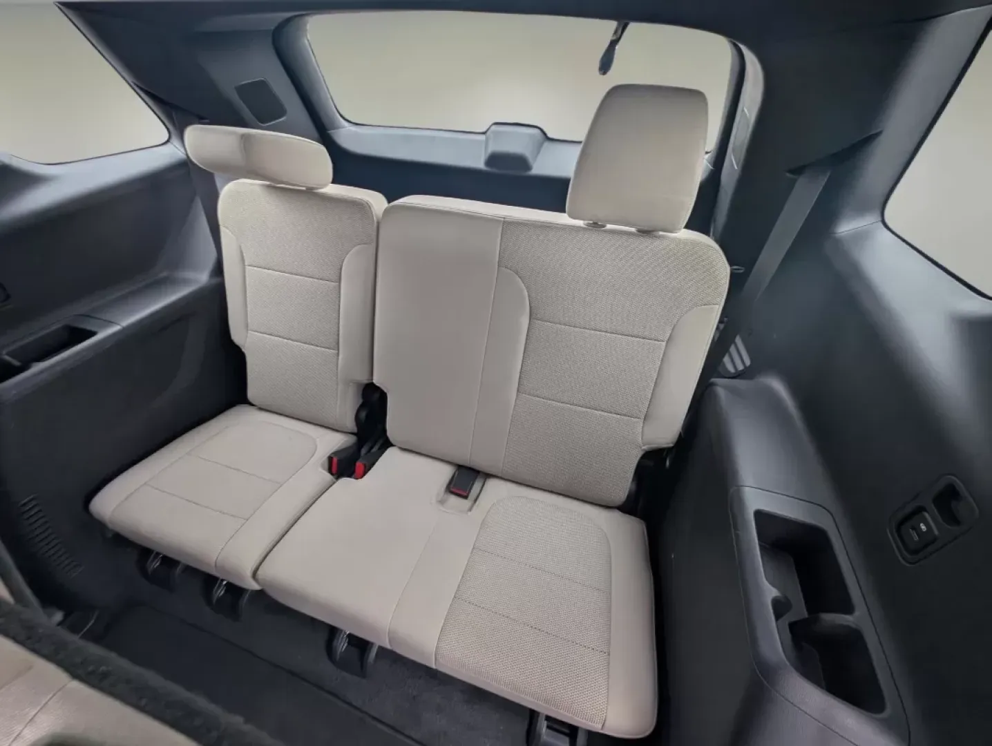 2022 /Jet Black/Chai Chevrolet Traverse LS (1GNERLKW6NJ) with an Other engine, located at 3959 U.S. 80 W, Phenix City, AL, 36870, (334) 297-4885, 32.469296, -85.135185 - Unleash the thrill of family adventures with this stunning 2022 Chevrolet Traverse, now available at Gils Auto in Phenix City, AL. If you're seeking a vehicle that can comfortably accommodate your growing family, this spacious SUV is the perfect choice for road trips, school runs, or weekend getaway - Photo#10