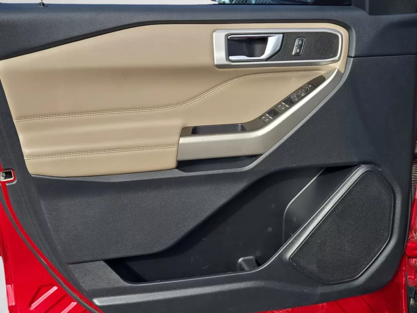 2022 Ford Explorer XLT (1FMSK7DH0NG) with an Other engine, located at 1430 Gateway Drive, Opelika, AL, 36801, (334) 239-0944, 32.637871, -85.409790 - Are you ready to elevate your family's adventures or tackle your daily commute with style and comfort? Look no further than this stunning 2022 Ford Explorer XLT, available now at Gils Auto in Phenix City, AL. Perfectly designed for those who seek versatility without compromising on luxury, this SUV - Photo#9