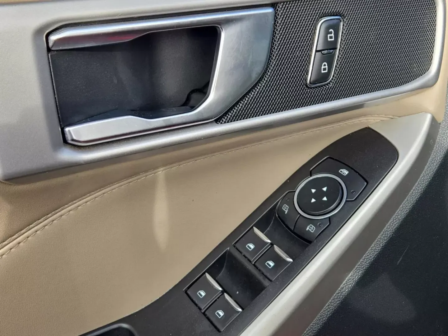 2022 Ford Explorer XLT (1FMSK7DH0NG) with an Other engine, located at 1430 Gateway Drive, Opelika, AL, 36801, (334) 239-0944, 32.637871, -85.409790 - Are you ready to elevate your family's adventures or tackle your daily commute with style and comfort? Look no further than this stunning 2022 Ford Explorer XLT, available now at Gils Auto in Phenix City, AL. Perfectly designed for those who seek versatility without compromising on luxury, this SUV - Photo#10