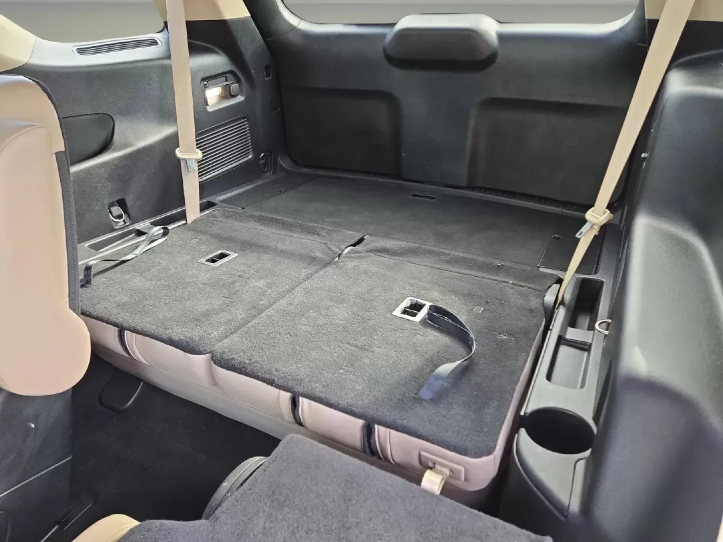 2022 Ford Explorer XLT (1FMSK7DH0NG) with an Other engine, located at 1430 Gateway Drive, Opelika, AL, 36801, (334) 239-0944, 32.637871, -85.409790 - Are you ready to elevate your family's adventures or tackle your daily commute with style and comfort? Look no further than this stunning 2022 Ford Explorer XLT, available now at Gils Auto in Phenix City, AL. Perfectly designed for those who seek versatility without compromising on luxury, this SUV - Photo#13