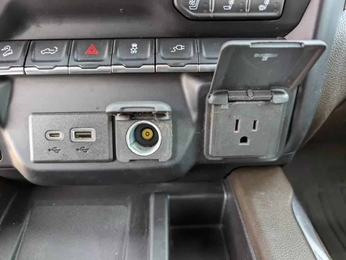 2022 /Dark Walnut/Slate GMC Sierra 1500 Limited SLT (1GTU9DED2NZ) with an Other engine, located at 521 Old Farm Lane Rd, Prattville, AL, 36066, (334) 325-1505, 32.482460, -86.416367 - **Embrace Adventure with the 2022 GMC Sierra 1500 Limited at Gils Auto - Prattville**<br /> <br /> Are you ready to elevate your driving experience? The 2022 GMC Sierra 1500 Limited is not just any pickup truck; it's your ticket to unforgettable weekend adventures and seamless daily commutes, perfec - Photo#14