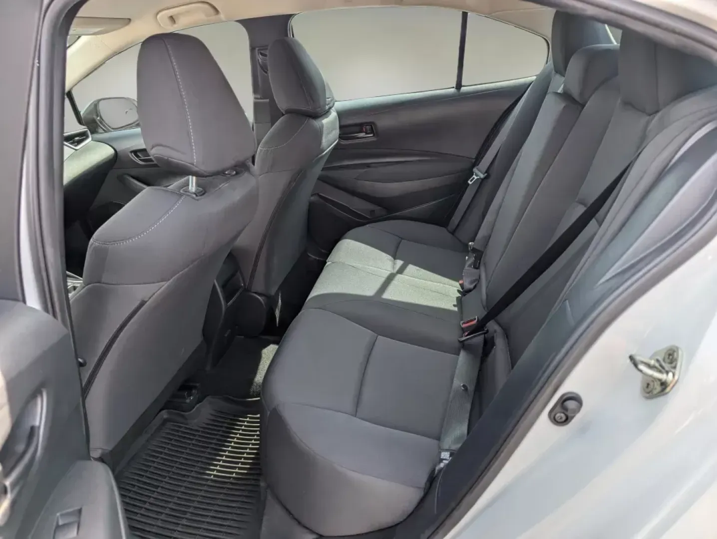 2022 Toyota Corolla LE (5YFEPMAE4NP) with an Regular Unleaded I-4 1.8 L/110 engine, 1-Speed CVT w/OD transmission, located at 1430 Gateway Drive, Opelika, AL, 36801, (334) 239-0944, 32.637871, -85.409790 - 2022 Toyota Corolla LE - Photo#12