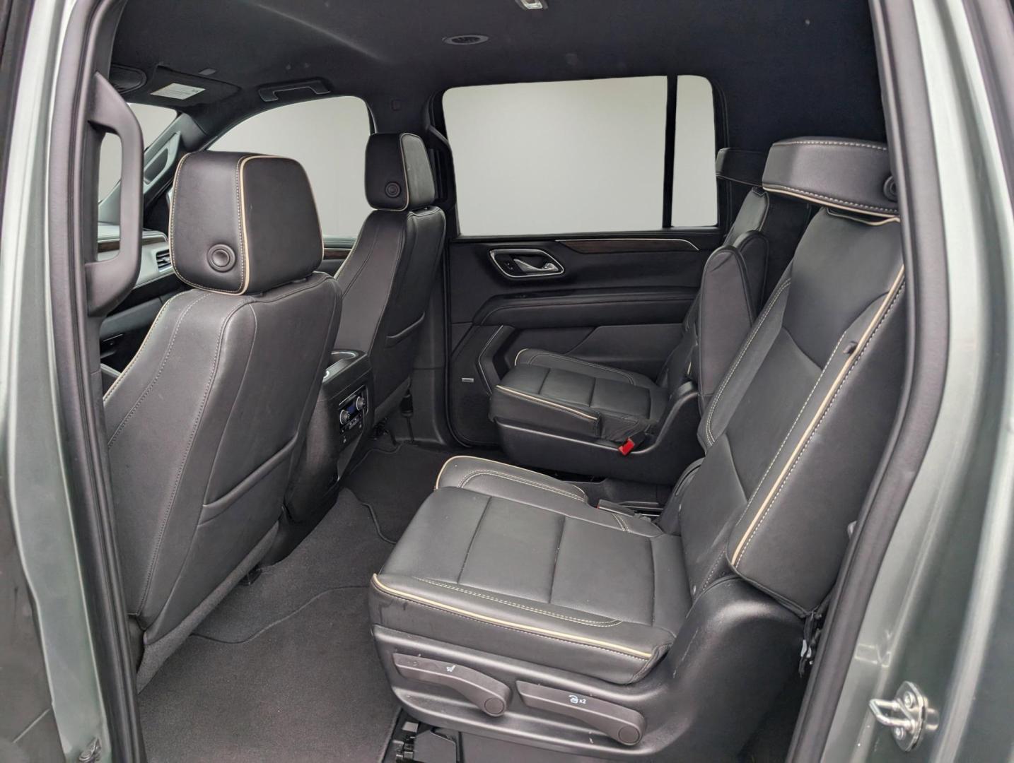 2023 /Jet Black Chevrolet Suburban Premier (1GNSCFKD0PR) with an Gas V8 5.3L/ engine, 10-Speed Automatic transmission, located at 521 Old Farm Lane Rd, Prattville, AL, 36066, (334) 325-1505, 32.482460, -86.416367 - 2023 Chevrolet Suburban Premier - Photo#10