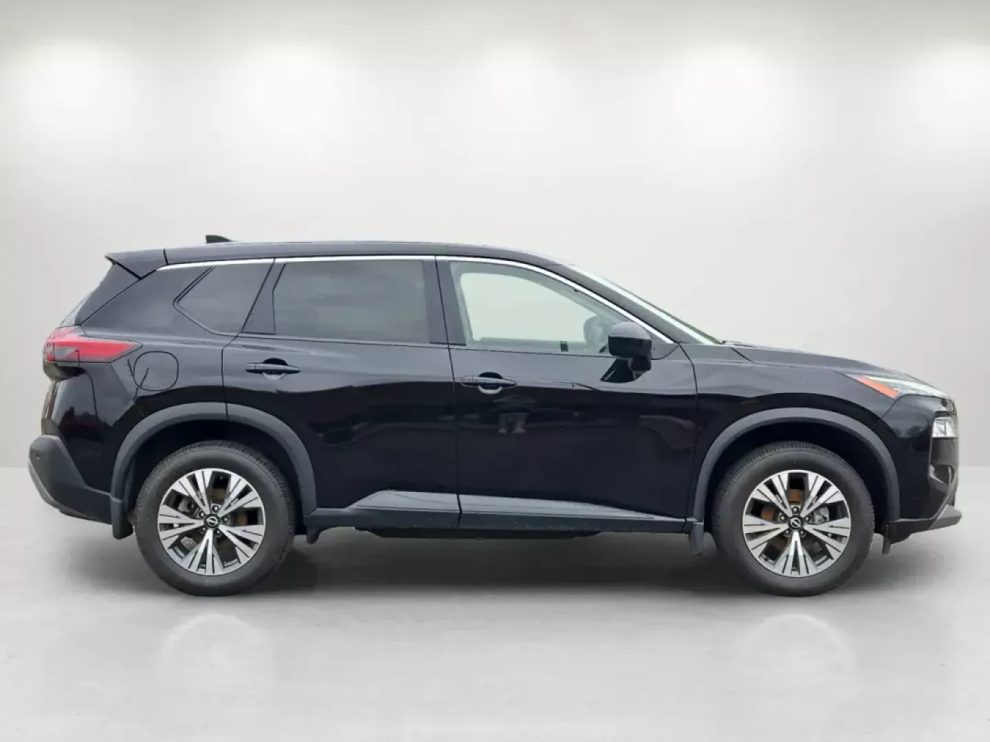 2023 /Charcoal Nissan Rogue SV (JN8BT3BB5PW) with an Intercooled Turbo Regular Unleaded I-3 1.5 L/91 engine, 1-Speed CVT w/OD transmission, located at 804 22nd Ave, Phenix City, AL, 36870, (334) 297-1860, 32.484749, -85.024475 - **Embrace Adventure with the 2023 Nissan Rogue SV AWD at Gils Auto - Phenix City #2!**<br /> <br /> Are you ready to elevate your driving experience? The 2023 Nissan Rogue SV AWD is the perfect companion for those who crave adventure while offering the reliability needed for daily commutes and famil - Photo#4