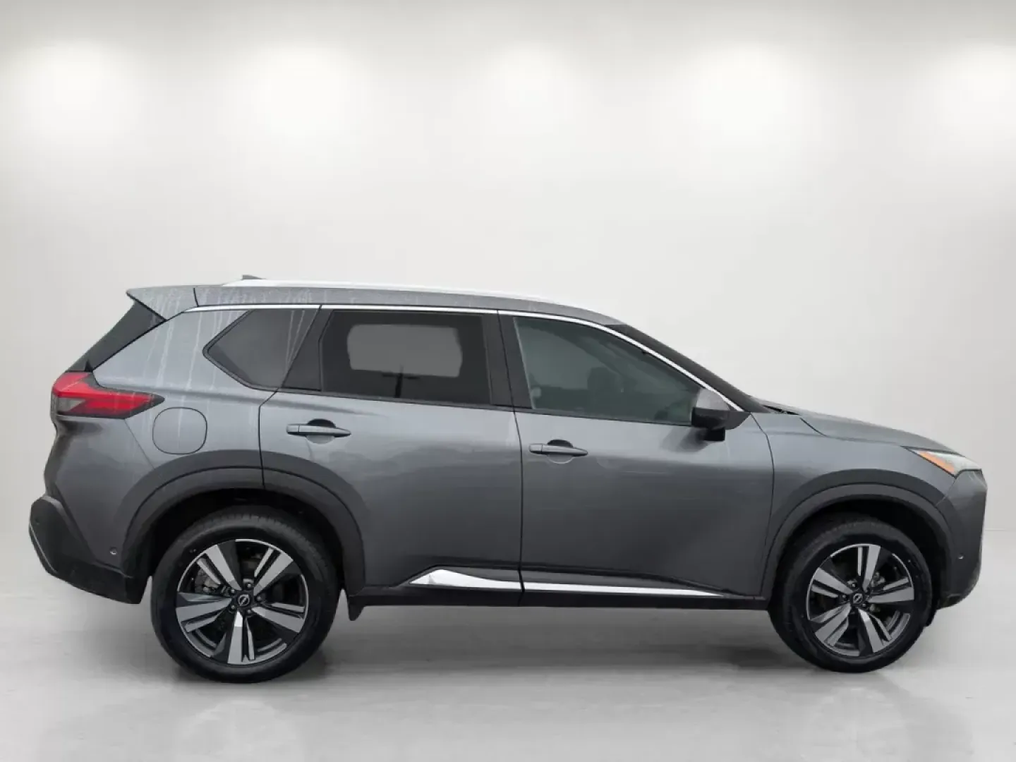 2023 /Charcoal Nissan Rogue SL (5N1BT3CB5PC) with an Intercooled Turbo Regular Unleaded I-3 1.5 L/91 engine, 1-Speed CVT w/OD transmission, located at 7000 Northlake Connector, Columbus, GA, 31904, (706) 987-8085, 32.524975, -84.978134 - 2023 Nissan Rogue SL - Photo#3