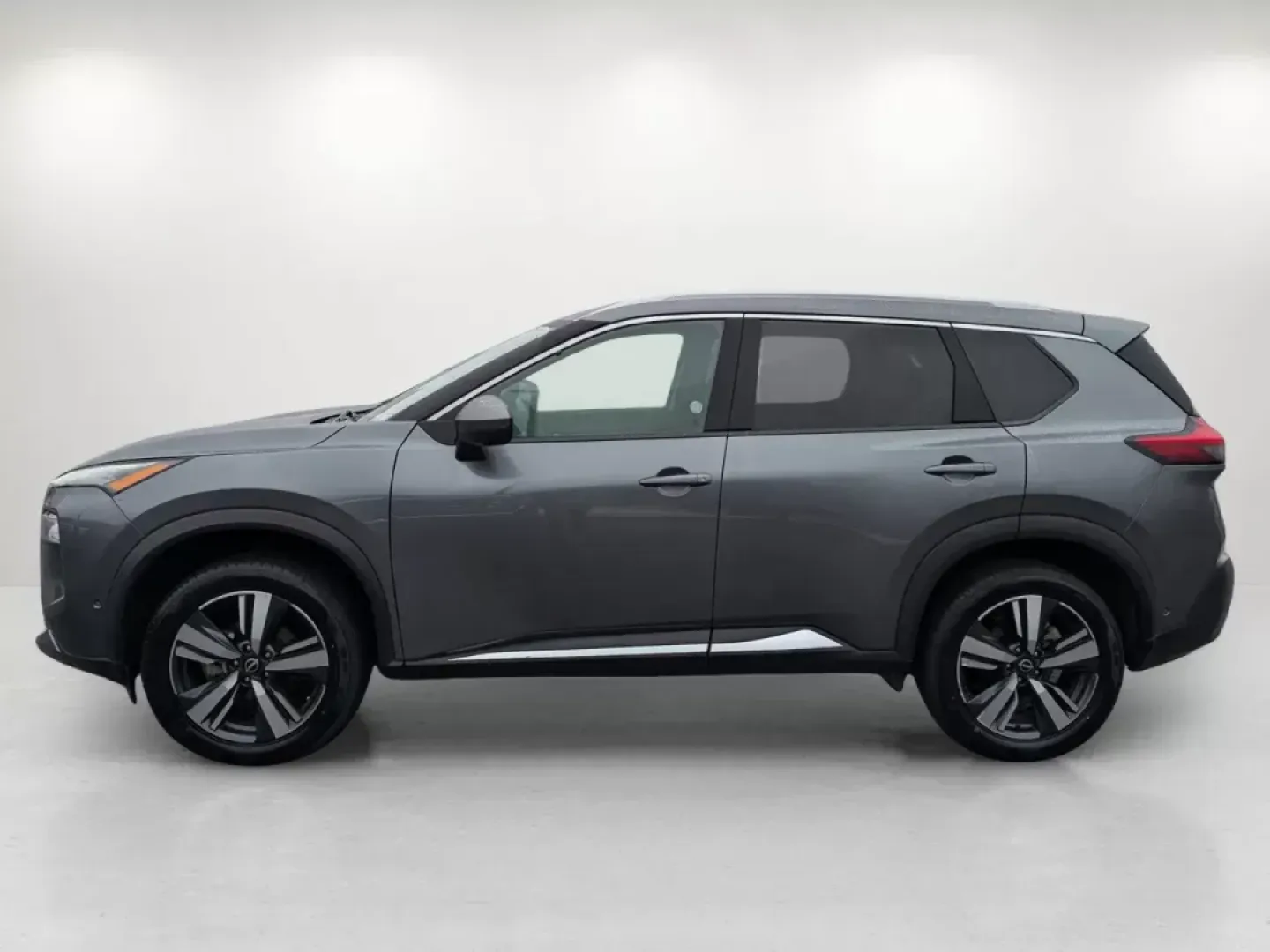 2023 /Charcoal Nissan Rogue SL (5N1BT3CB5PC) with an Intercooled Turbo Regular Unleaded I-3 1.5 L/91 engine, 1-Speed CVT w/OD transmission, located at 7000 Northlake Connector, Columbus, GA, 31904, (706) 987-8085, 32.524975, -84.978134 - 2023 Nissan Rogue SL - Photo#7