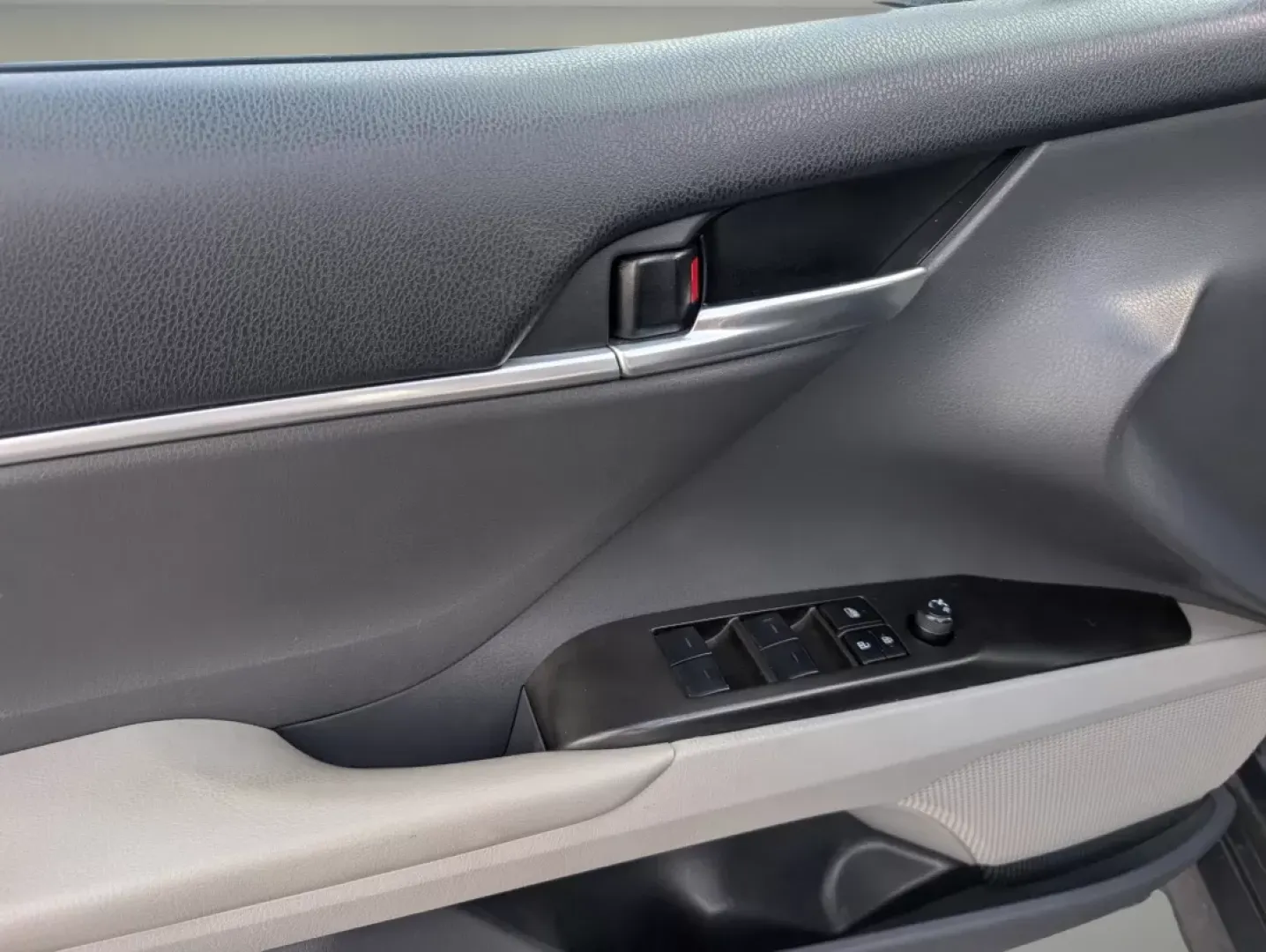 2023 Toyota Camry LE (4T1C11AKXPU) with an Other engine, located at 1430 Gateway Drive, Opelika, AL, 36801, (334) 239-0944, 32.637871, -85.409790 - **Discover the Perfect Balance of Style and Functionality with the 2023 Toyota Camry LE at Gils Auto!**<br /> <br /> If you're in the market for a reliable, stylish sedan that effortlessly transitions from daily commutes to family outings, look no further than the 2023 Toyota Camry LE available at G - Photo#8