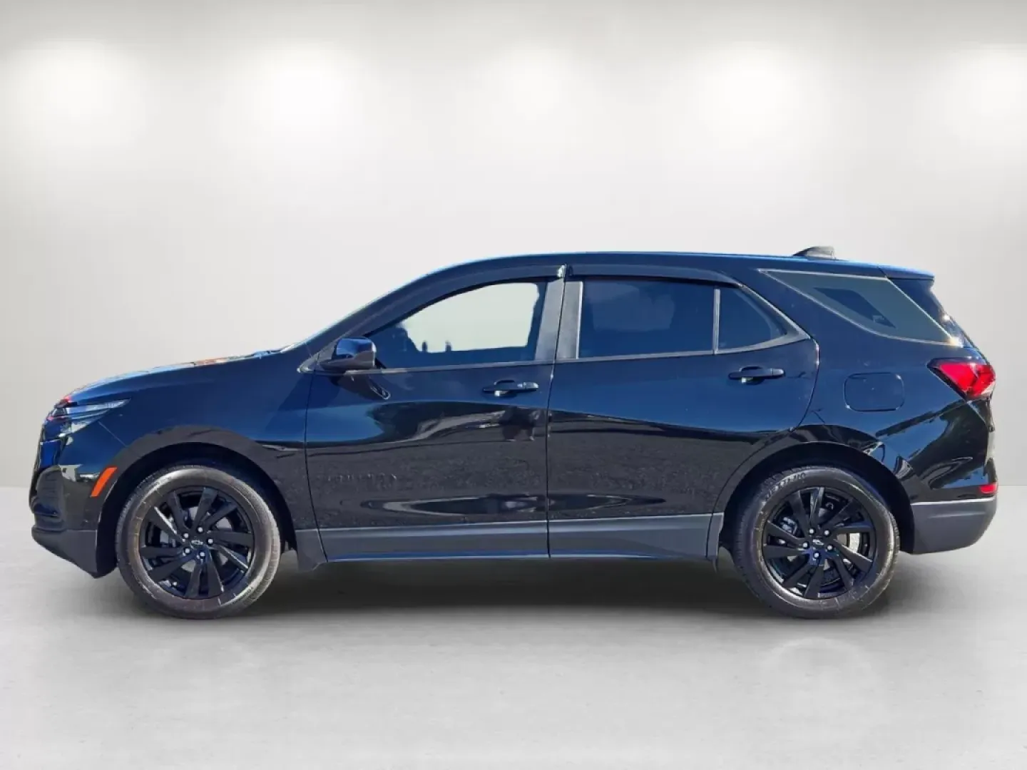 2024 /Medium Ash Gray Chevrolet Equinox LS (3GNAXHEG5RL) with an Other engine, located at 3959 U.S. 80 W, Phenix City, AL, 36870, (334) 297-4885, 32.469296, -85.135185 - Are you ready to elevate your daily commute or embark on weekend adventures? The 2024 Chevrolet Equinox LS, available at Gils Auto in Phenix City, AL, is the perfect blend of style, comfort, and functionality. Whether you're a growing family seeking a spacious SUV or a budget-conscious buyer looking - Photo#16