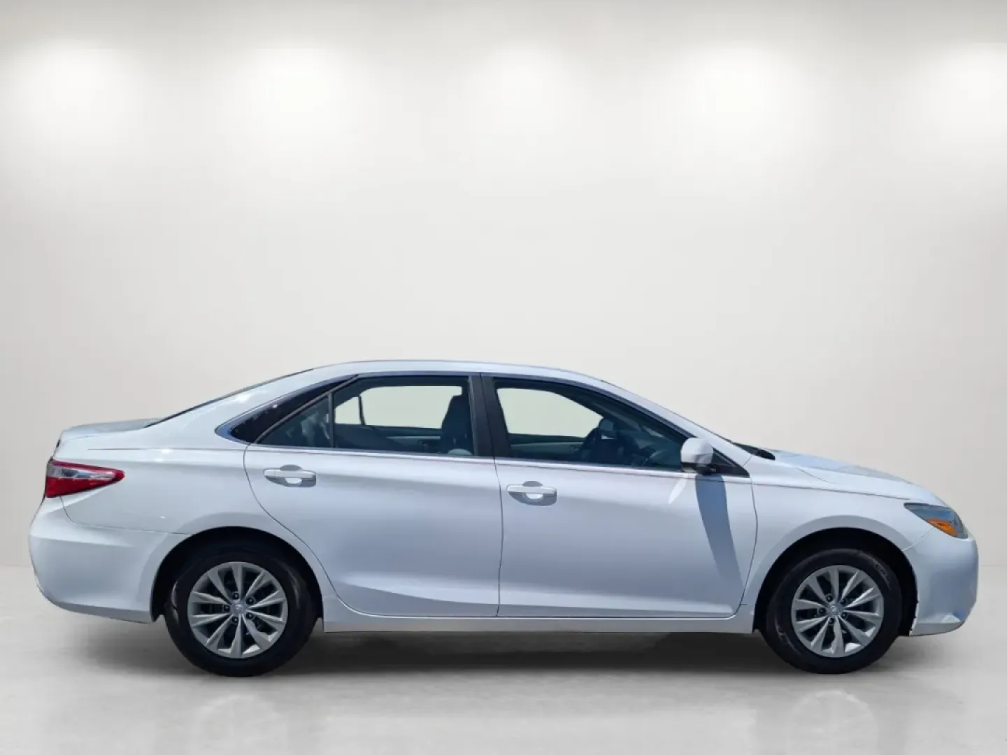 2017 Toyota Camry LE (4T1BF1FK9HU) with an Other engine, located at 3959 U.S. 80 W, Phenix City, AL, 36870, (334) 297-4885, 32.469296, -85.135185 - **Discover Your Next Adventure with the 2017 Toyota Camry LE - Available Now at Gils Auto!**<br /> <br /> Are you a commuter seeking a reliable vehicle for your daily drives, or a growing family in need of a spacious sedan that combines comfort with safety? Look no further! The 2017 Toyota Camry LE - Photo#3