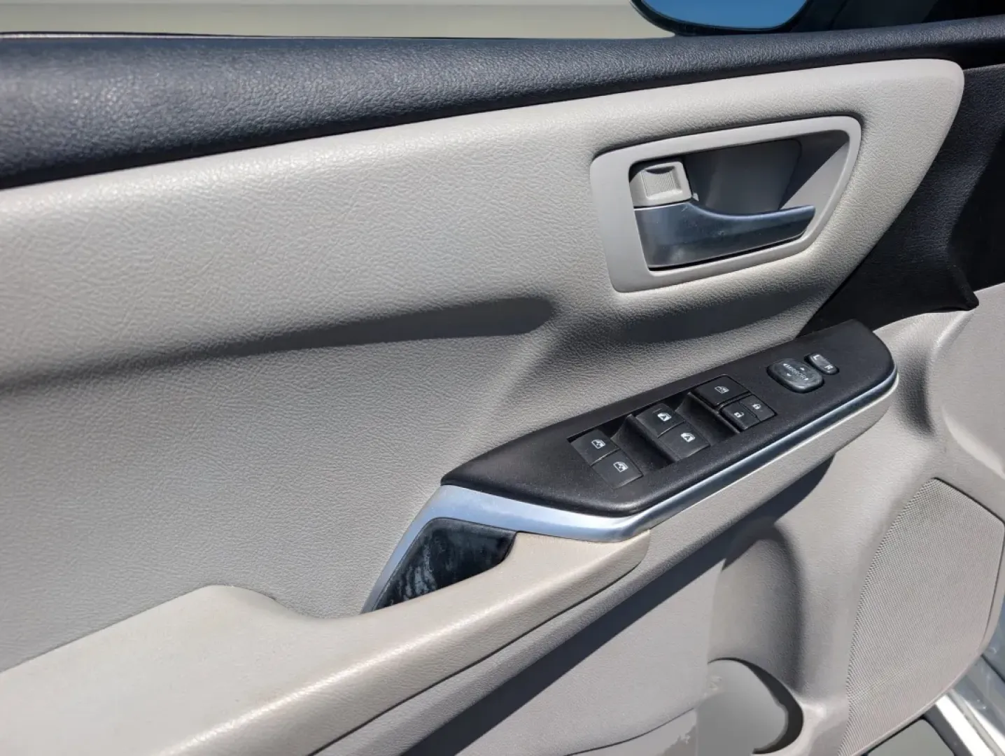 2017 Toyota Camry LE (4T1BF1FK9HU) with an Other engine, located at 3959 U.S. 80 W, Phenix City, AL, 36870, (334) 297-4885, 32.469296, -85.135185 - **Discover Your Next Adventure with the 2017 Toyota Camry LE - Available Now at Gils Auto!**<br /> <br /> Are you a commuter seeking a reliable vehicle for your daily drives, or a growing family in need of a spacious sedan that combines comfort with safety? Look no further! The 2017 Toyota Camry LE - Photo#8