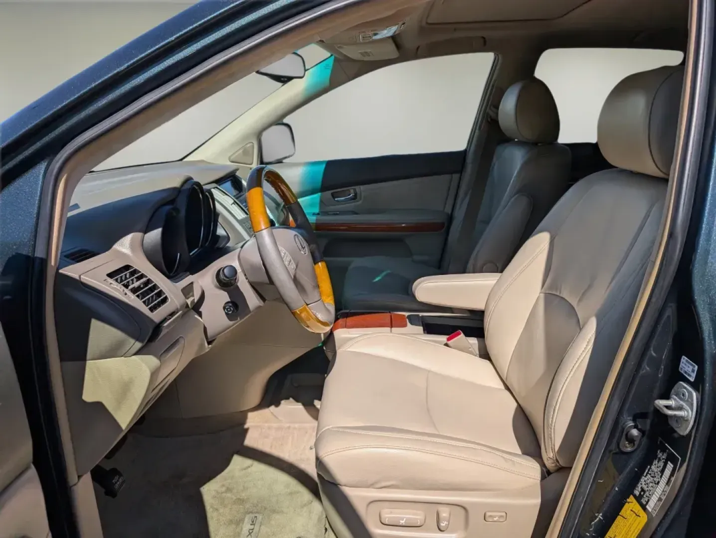 2004 Lexus RX 330 (JTJGA31U940) with an Other engine, located at 3959 U.S. 80 W, Phenix City, AL, 36870, (334) 297-4885, 32.469296, -85.135185 - **Discover the Perfect SUV for Your Next Adventure!** <br /> <br /> Are you in search of a reliable and stylish SUV that can elevate your daily commute, weekend getaways, or family outings? Look no further than this stunning 2004 Lexus RX 330, available now at Gils Auto in Opelika, AL. This versatil - Photo#9