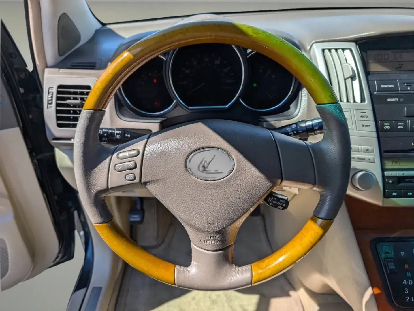 2004 Lexus RX 330 (JTJGA31U940) with an Other engine, located at 7000 Northlake Connector, Columbus, GA, 31904, (706) 987-8085, 32.524975, -84.978134 - **Discover the Perfect SUV for Your Next Adventure!** <br /> <br /> Are you in search of a reliable and stylish SUV that can elevate your daily commute, weekend getaways, or family outings? Look no further than this stunning 2004 Lexus RX 330, available now at Gils Auto in Opelika, AL. This versatil - Photo#14