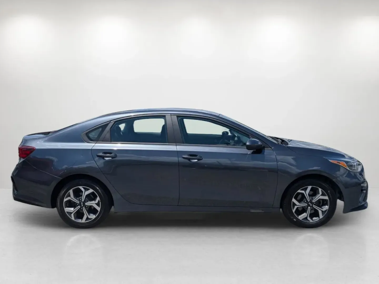 2020 /Black Kia Forte LXS (3KPF24AD6LE) with an Other engine, located at 7000 Northlake Connector, Columbus, GA, 31904, (706) 987-8085, 32.524975, -84.978134 - **Discover Your Next Adventure with the 2020 Kia Forte at Gils Auto - Columbus #2!**<br /> <br /> Are you looking for a reliable sedan that fits seamlessly into your daily routine and weekend getaways? Look no further than this 2020 Kia Forte LXS, an ideal choice for budget-conscious buyers and grow - Photo#4