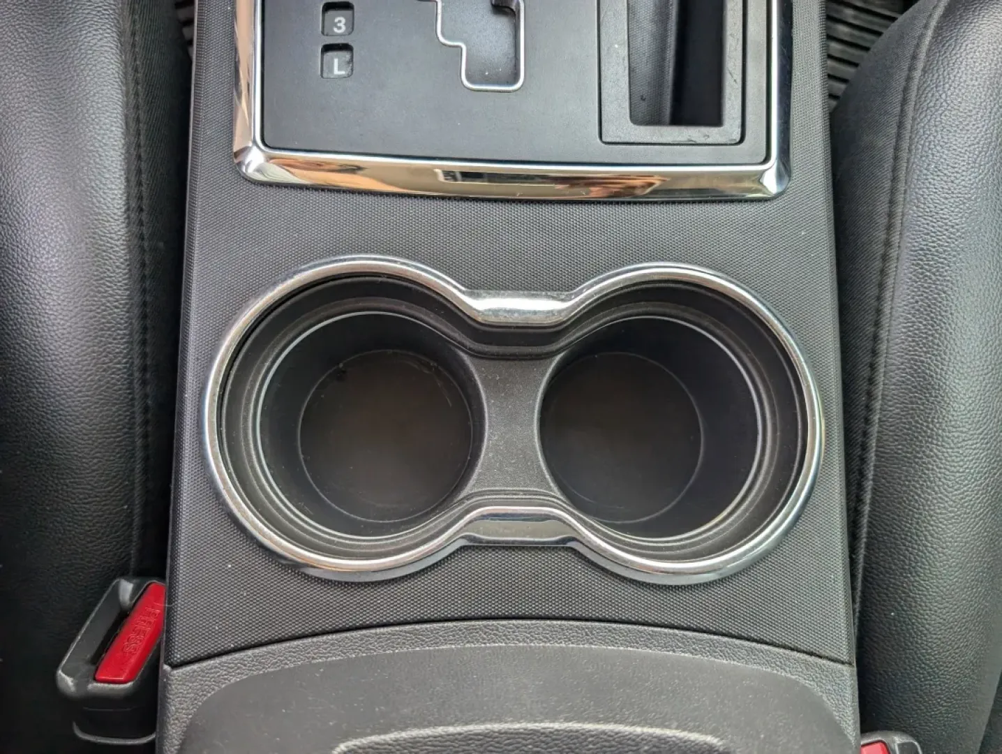 2009 /Dark slate gray Chrysler 300 Touring (2C3KA53V69H) with an Other engine, located at 804 22nd Ave, Phenix City, AL, 36870, (334) 297-1860, 32.484749, -85.024475 - Welcome to a new chapter in your driving experience! Whether you're navigating the bustling streets of Phenix City or embarking on a weekend getaway, the 2009 Chrysler 300 Touring is the perfect vehicle for those seeking a blend of comfort, style, and reliability. With its deep Dark Titanium Metalli - Photo#13