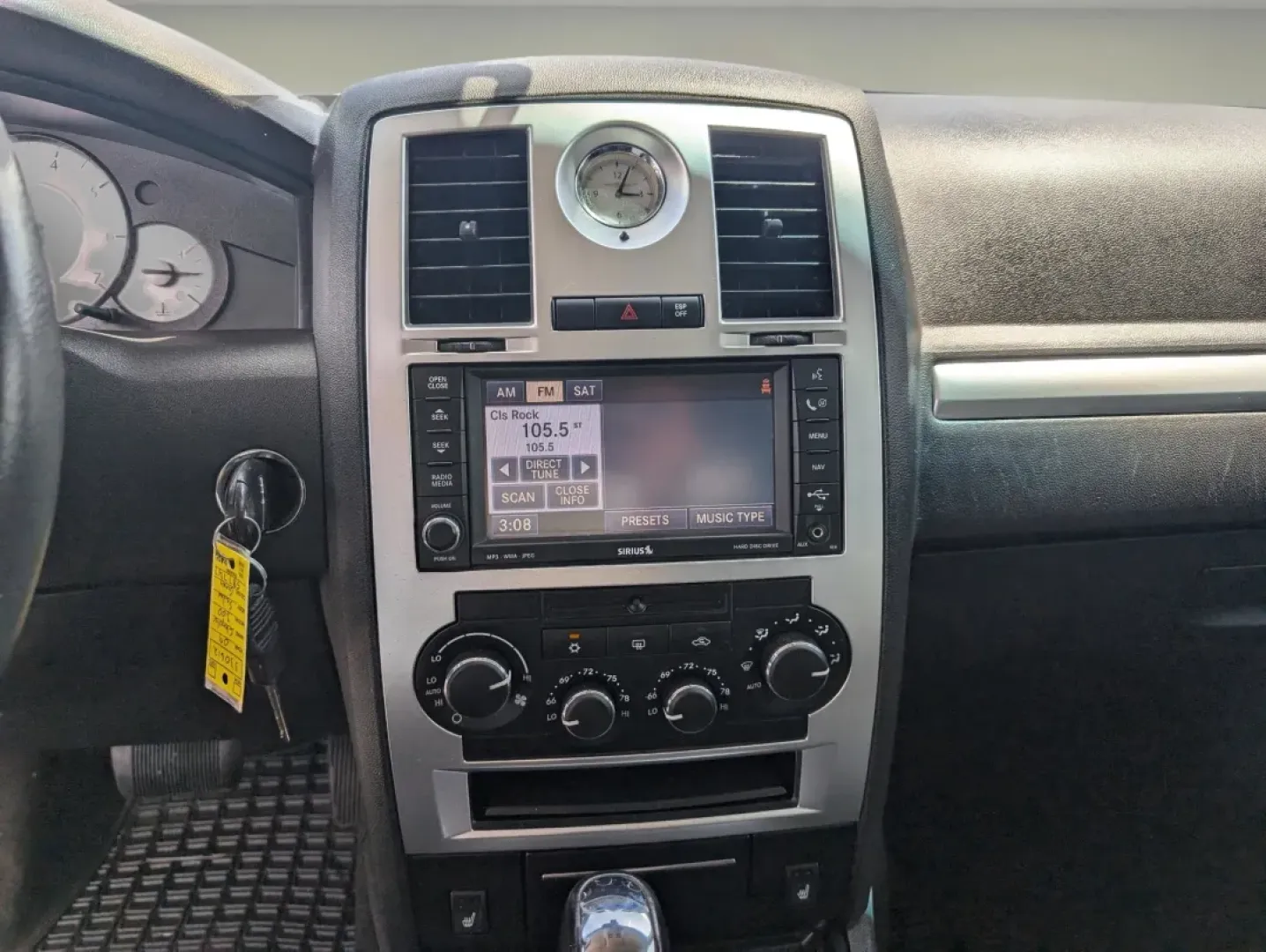 2009 /Dark slate gray Chrysler 300 Touring (2C3KA53V69H) with an Other engine, located at 804 22nd Ave, Phenix City, AL, 36870, (334) 297-1860, 32.484749, -85.024475 - Welcome to a new chapter in your driving experience! Whether you're navigating the bustling streets of Phenix City or embarking on a weekend getaway, the 2009 Chrysler 300 Touring is the perfect vehicle for those seeking a blend of comfort, style, and reliability. With its deep Dark Titanium Metalli - Photo#15