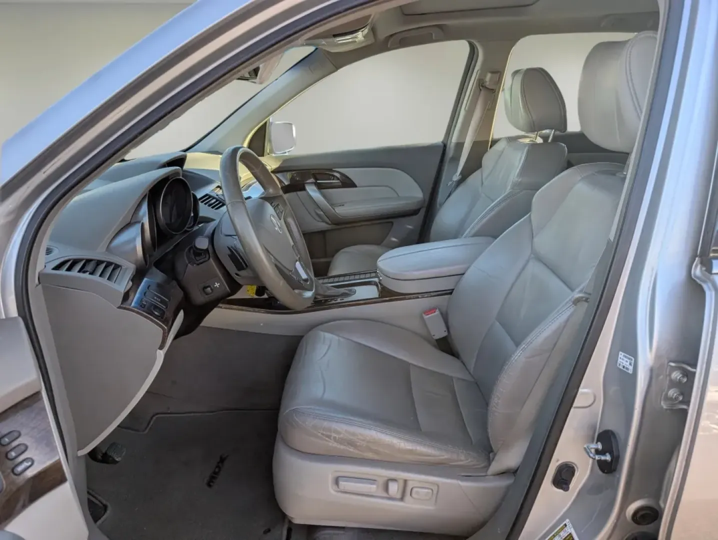 2010 Acura MDX Technology Pkg (2HNYD2H68AH) with an Other engine, located at 804 22nd Ave, Phenix City, AL, 36870, (334) 297-1860, 32.484749, -85.024475 - ### Embrace Adventure with the 2010 Acura MDX at Gils Auto Columbus, GA!<br /> <br /> Are you ready to elevate your family adventures or tackle your daily commute with style and comfort? Look no further than the sleek 2010 Acura MDX, available now at **Gils Auto**, located conveniently at **5115 14 - Photo#10