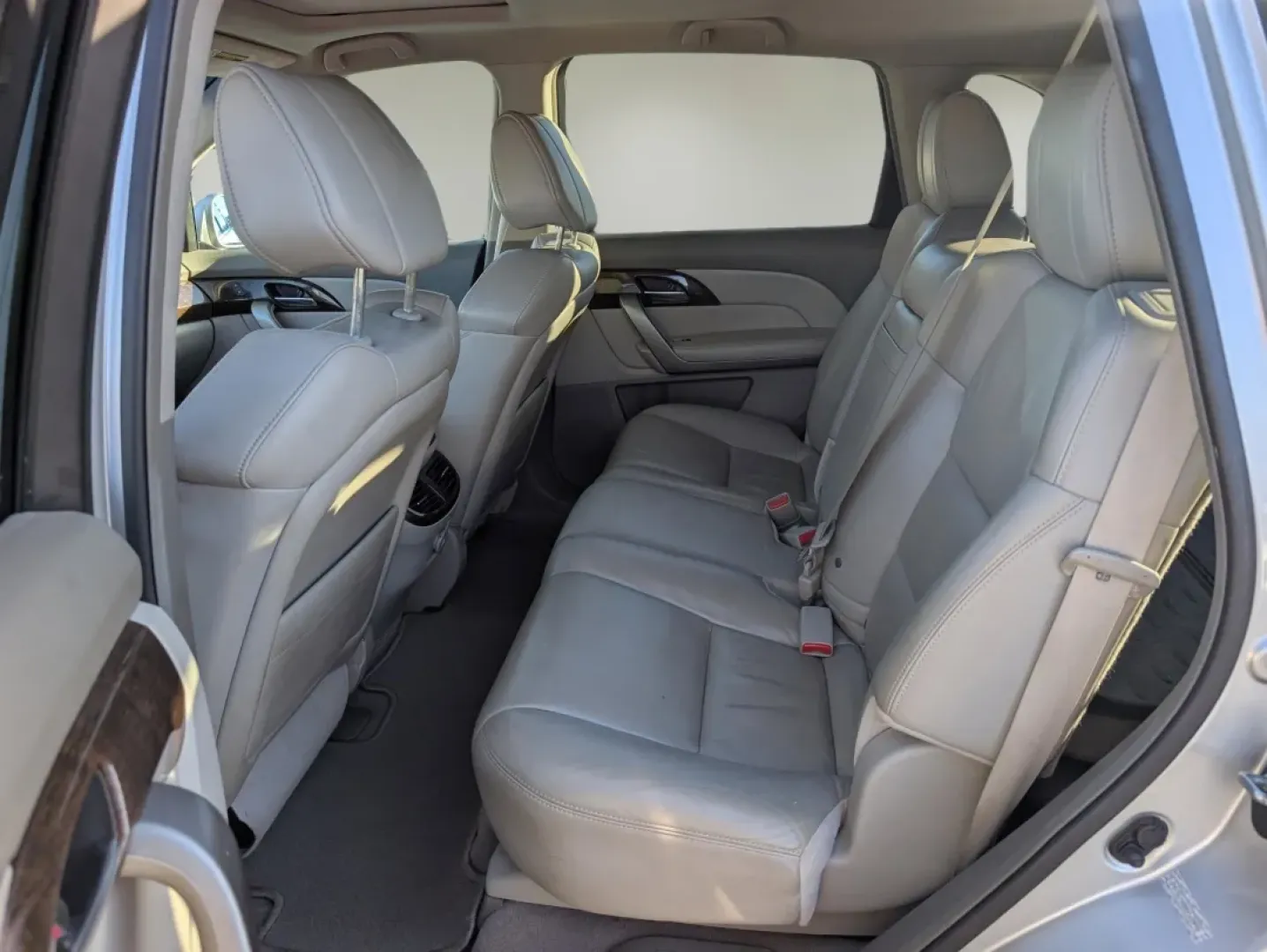 2010 Acura MDX Technology Pkg (2HNYD2H68AH) with an Other engine, located at 804 22nd Ave, Phenix City, AL, 36870, (334) 297-1860, 32.484749, -85.024475 - ### Embrace Adventure with the 2010 Acura MDX at Gils Auto Columbus, GA!<br /> <br /> Are you ready to elevate your family adventures or tackle your daily commute with style and comfort? Look no further than the sleek 2010 Acura MDX, available now at **Gils Auto**, located conveniently at **5115 14 - Photo#11