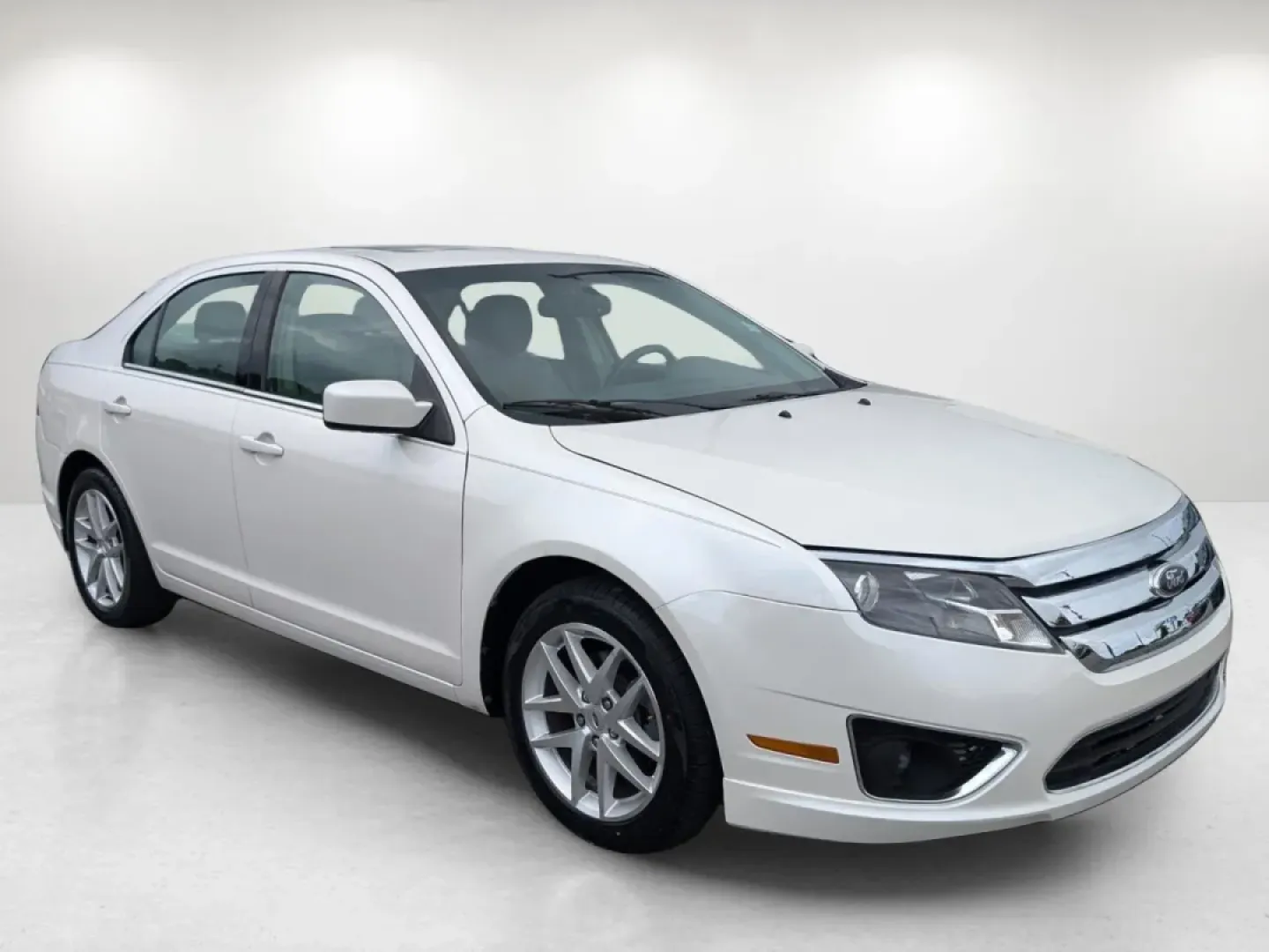 2012 Ford Fusion SEL (3FAHP0JG8CR) with an Other engine, located at 3959 U.S. 80 W, Phenix City, AL, 36870, (334) 297-4885, 32.469296, -85.135185 - **Experience Comfort and Reliability with This 2012 Ford Fusion SEL at Gils Auto - Opelika!**<br /> <br /> If you're searching for a dependable sedan that perfectly balances comfort and efficiency, look no further than this stunning 2012 Ford Fusion SEL at Gils Auto, located at 1430 Gateway Drive, O - Photo#2