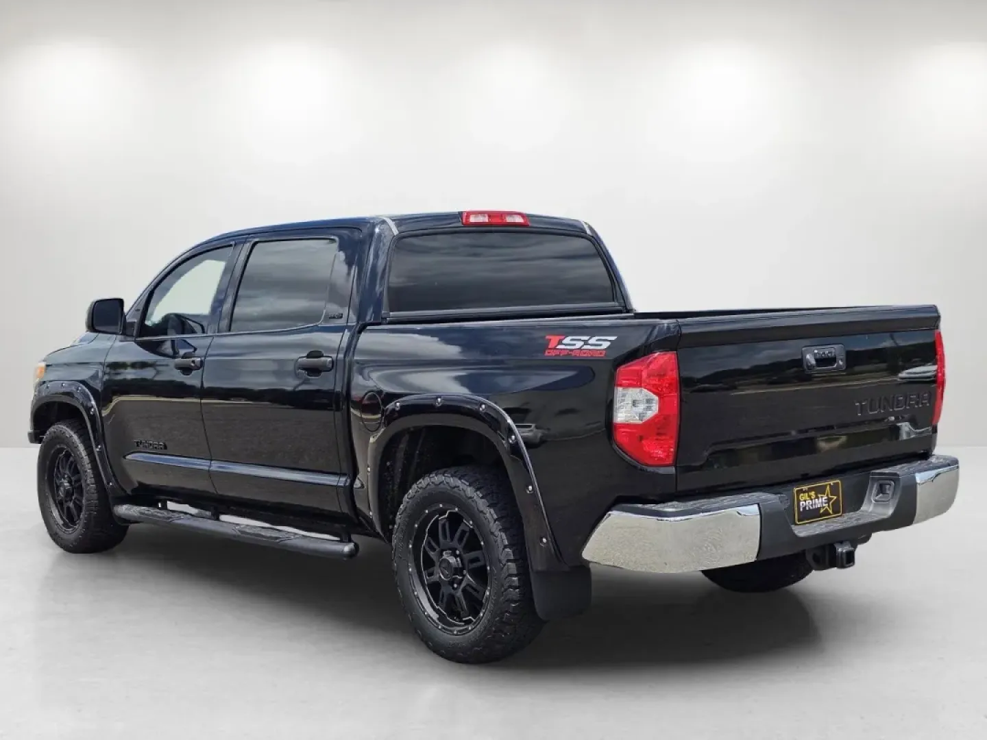 2017 Toyota Tundra 2WD SR5 (5TFEM5F10HX) with an Other engine, located at 1430 Gateway Drive, Opelika, AL, 36801, (334) 239-0944, 32.637871, -85.409790 - **Unleash Your Adventurous Side with the 2017 Toyota Tundra SR5 Crew Cab at Gils Auto in Prattville, AL!**<br /> <br /> Are you ready to elevate your outdoor adventures and weekend getaways? The 2017 Toyota Tundra SR5 Crew Cab is your perfect partner for exploration, offering a blend of rugged capab - Photo#6