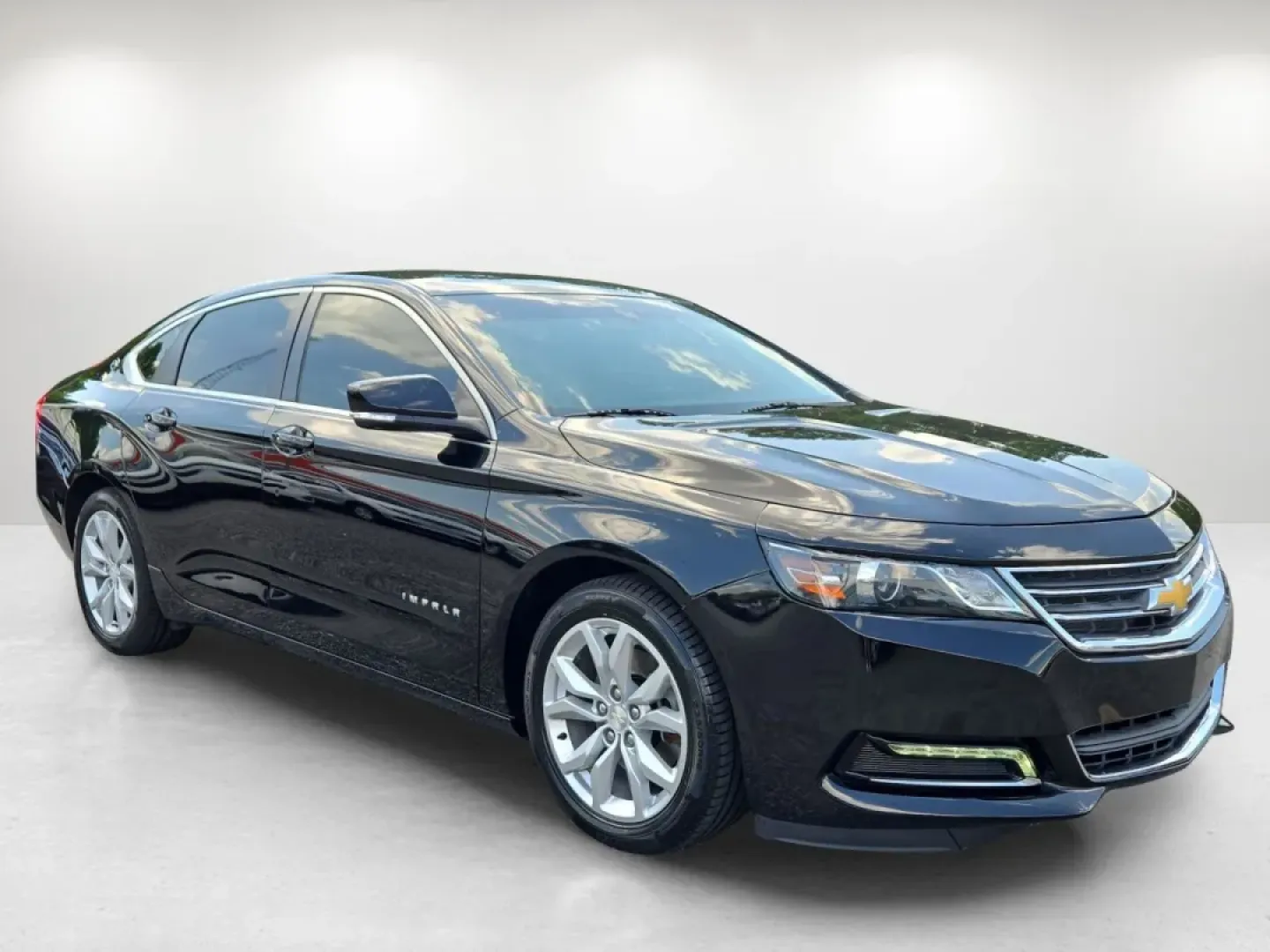 2018 /Jet Black Chevrolet Impala LT (1G1105S38JU) with an Other engine, located at 3959 U.S. 80 W, Phenix City, AL, 36870, (334) 297-4885, 32.469296, -85.135185 - 2018 Chevrolet Impala LT - Photo#3