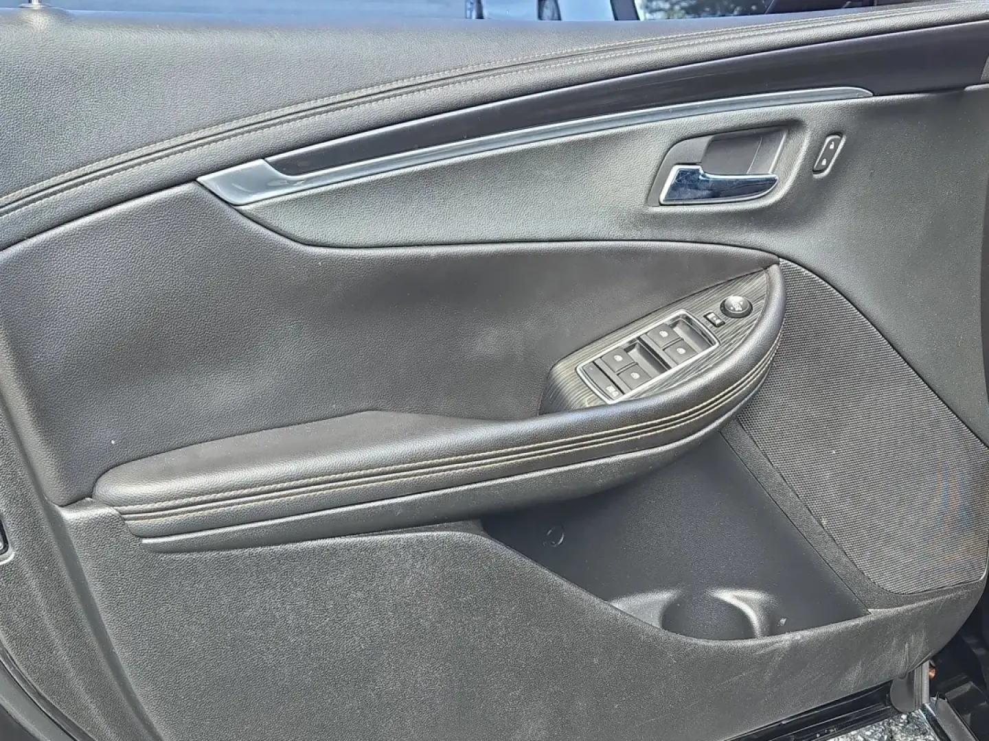 2018 /Jet Black Chevrolet Impala LT (1G1105S38JU) with an Other engine, located at 3959 U.S. 80 W, Phenix City, AL, 36870, (334) 297-4885, 32.469296, -85.135185 - 2018 Chevrolet Impala LT - Photo#10