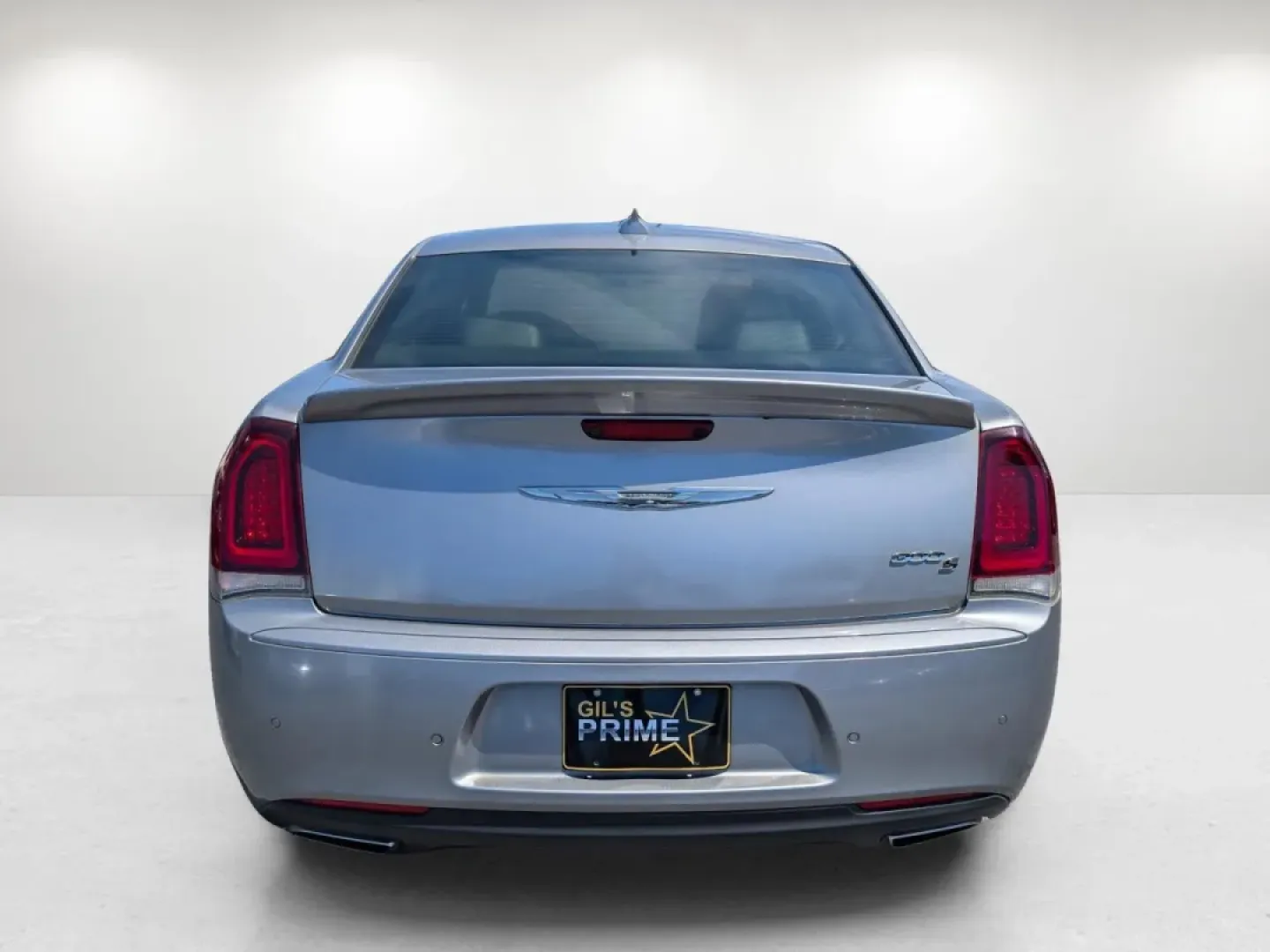 2018 /Black Chrysler 300 300S (2C3CCABG5JH) with an Other engine, located at 1430 Gateway Drive, Opelika, AL, 36801, (334) 239-0944, 32.637871, -85.409790 - Experience life on the open road like never before with Gils Auto's latest offering: a stunning 2018 Chrysler 300S, perfectly designed for those who crave comfort and style on their daily commutes or weekend getaways. Whether you're a busy professional navigating the streets of Phenix City or a fami - Photo#5