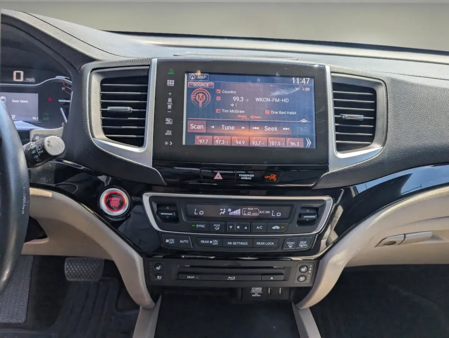 2016 Honda Pilot Elite (5FNYF6H07GB) with an Other engine, located at 5115 14th Ave., Columbus, GA, 31904, (706) 323-0345, 32.511494, -84.971046 - **Adventure Awaits with the 2016 Honda Pilot Elite - Perfect for Family Road Trips!**<br /> <br /> If you're searching for a reliable vehicle that combines comfort, style, and capability, look no further than the 2016 Honda Pilot Elite. This versatile SUV is designed for growing families and weekend - Photo#14