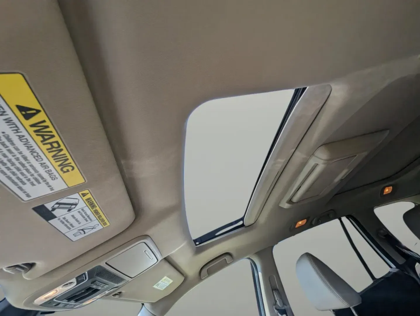 2016 Honda Pilot Elite (5FNYF6H07GB) with an Other engine, located at 5115 14th Ave., Columbus, GA, 31904, (706) 323-0345, 32.511494, -84.971046 - **Adventure Awaits with the 2016 Honda Pilot Elite - Perfect for Family Road Trips!**<br /> <br /> If you're searching for a reliable vehicle that combines comfort, style, and capability, look no further than the 2016 Honda Pilot Elite. This versatile SUV is designed for growing families and weekend - Photo#16