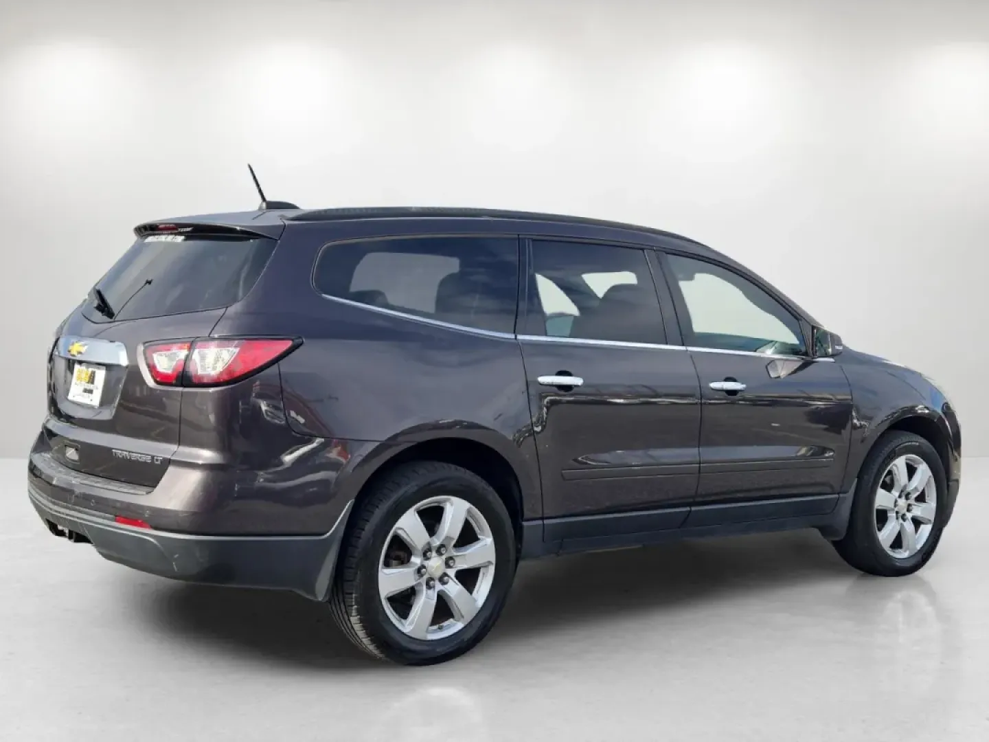 2016 /Ebony Chevrolet Traverse LT (1GNKRGKD4GJ) with an Other engine, located at 5115 14th Ave., Columbus, GA, 31904, (706) 323-0345, 32.511494, -84.971046 - Explore the open road, perfect for family adventures or your daily commute. Introducing the 2016 Chevrolet Traverse LT, a versatile SUV designed for life's journeys. Whether you're taking the kids to school, heading out for a weekend getaway, or simply running errands in Phenix City, this spacious v - Photo#5