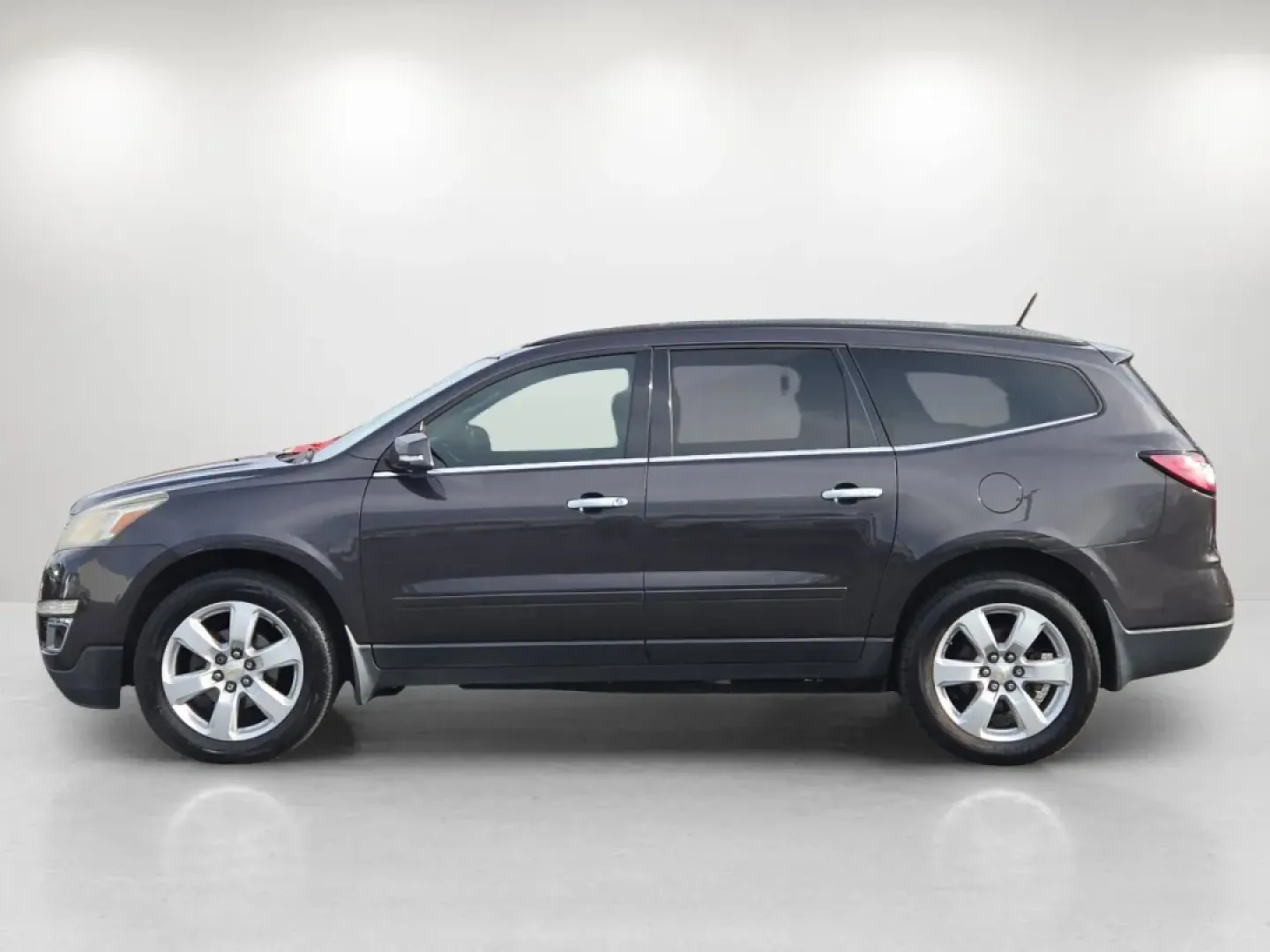 2016 /Ebony Chevrolet Traverse LT (1GNKRGKD4GJ) with an Other engine, located at 5115 14th Ave., Columbus, GA, 31904, (706) 323-0345, 32.511494, -84.971046 - Explore the open road, perfect for family adventures or your daily commute. Introducing the 2016 Chevrolet Traverse LT, a versatile SUV designed for life's journeys. Whether you're taking the kids to school, heading out for a weekend getaway, or simply running errands in Phenix City, this spacious v - Photo#8