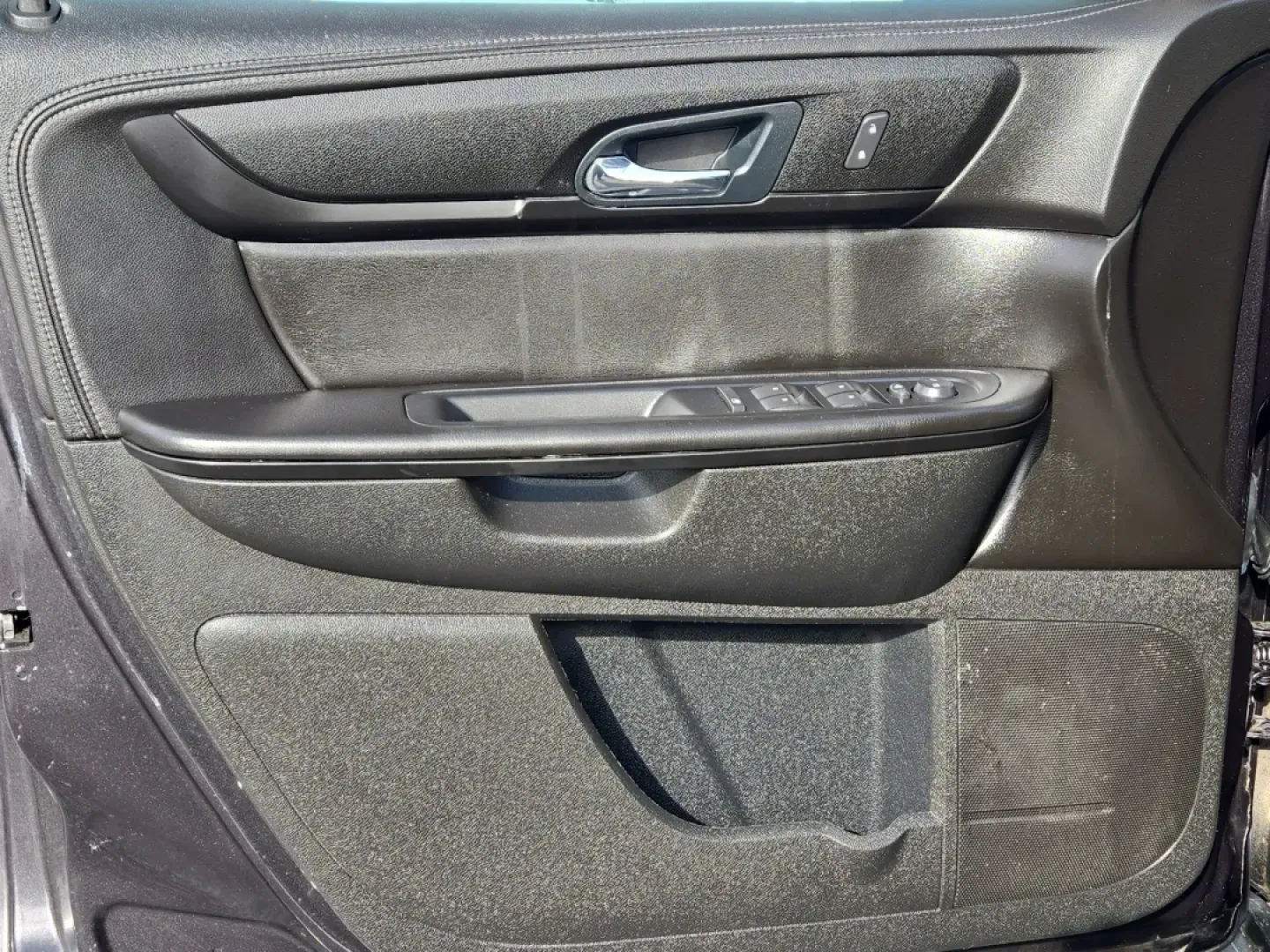 2016 /Ebony Chevrolet Traverse LT (1GNKRGKD4GJ) with an Other engine, located at 5115 14th Ave., Columbus, GA, 31904, (706) 323-0345, 32.511494, -84.971046 - Explore the open road, perfect for family adventures or your daily commute. Introducing the 2016 Chevrolet Traverse LT, a versatile SUV designed for life's journeys. Whether you're taking the kids to school, heading out for a weekend getaway, or simply running errands in Phenix City, this spacious v - Photo#9