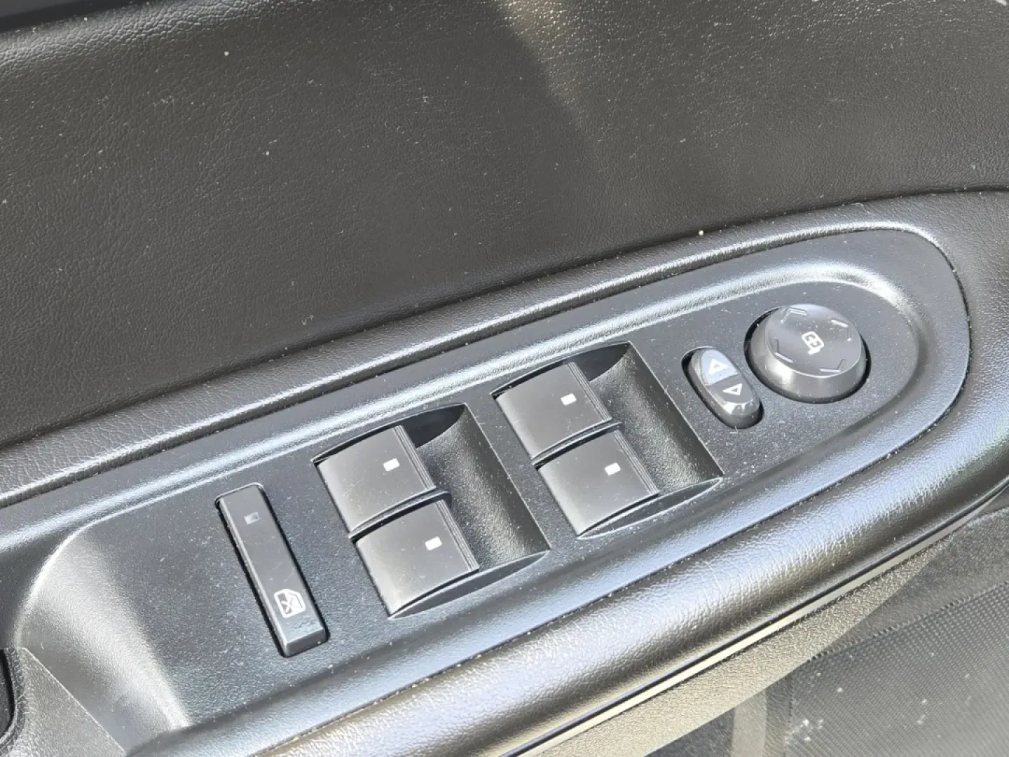 2016 /Ebony Chevrolet Traverse LT (1GNKRGKD4GJ) with an Other engine, located at 5115 14th Ave., Columbus, GA, 31904, (706) 323-0345, 32.511494, -84.971046 - Explore the open road, perfect for family adventures or your daily commute. Introducing the 2016 Chevrolet Traverse LT, a versatile SUV designed for life's journeys. Whether you're taking the kids to school, heading out for a weekend getaway, or simply running errands in Phenix City, this spacious v - Photo#10