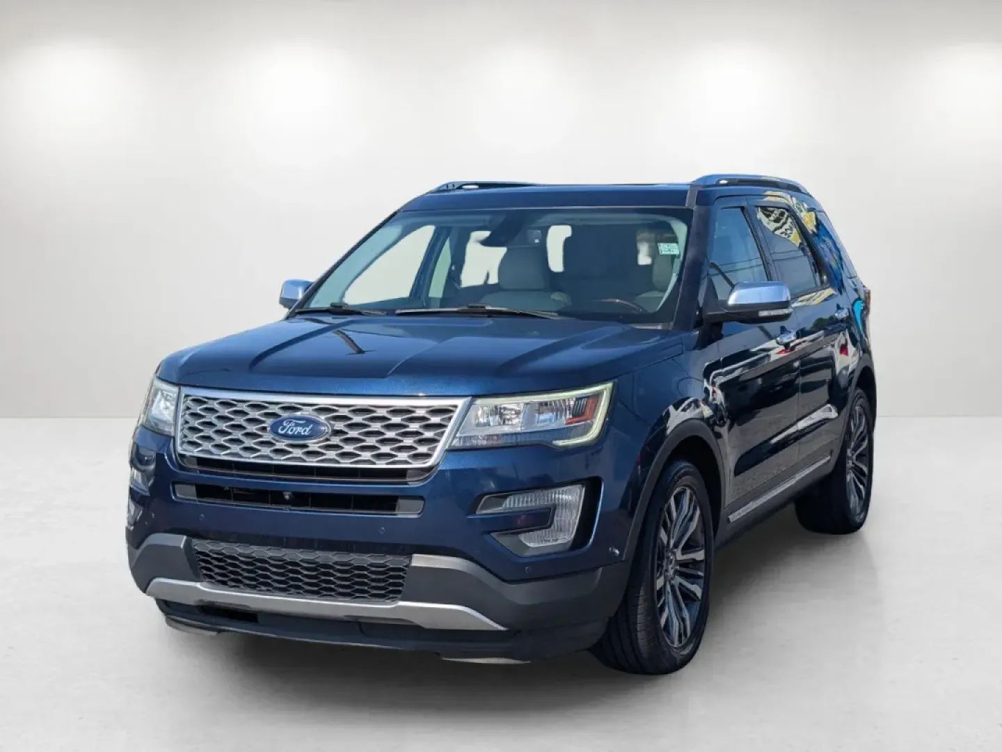 2017 Ford Explorer Platinum (1FM5K8HT7HG) with an Other engine, located at 3959 U.S. 80 W, Phenix City, AL, 36870, (334) 297-4885, 32.469296, -85.135185 - **Discover the Ultimate Family SUV: 2017 Ford Explorer Platinum at Gils Auto!**<br /> <br /> Are you looking for a vehicle that can transform your family outings into unforgettable adventures? The 2017 Ford Explorer Platinum is the perfect solution for growing families, outdoor enthusiasts, and anyo - Photo#1
