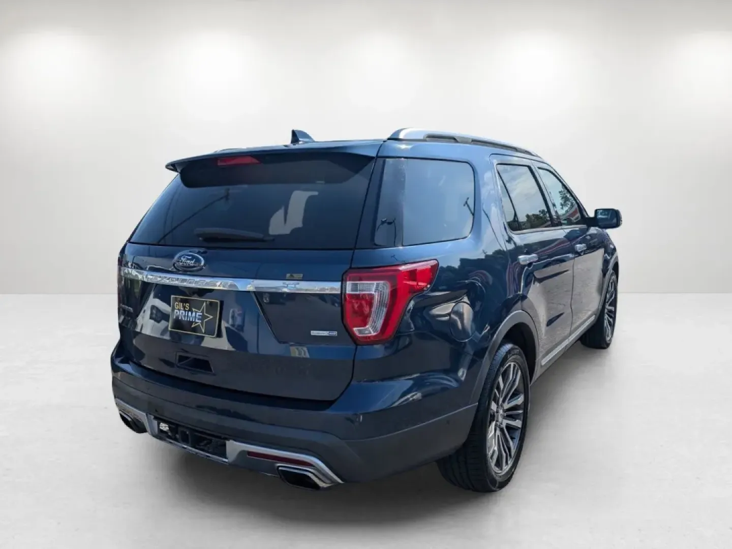 2017 Ford Explorer Platinum (1FM5K8HT7HG) with an Other engine, located at 3959 U.S. 80 W, Phenix City, AL, 36870, (334) 297-4885, 32.469296, -85.135185 - **Discover the Ultimate Family SUV: 2017 Ford Explorer Platinum at Gils Auto!**<br /> <br /> Are you looking for a vehicle that can transform your family outings into unforgettable adventures? The 2017 Ford Explorer Platinum is the perfect solution for growing families, outdoor enthusiasts, and anyo - Photo#5