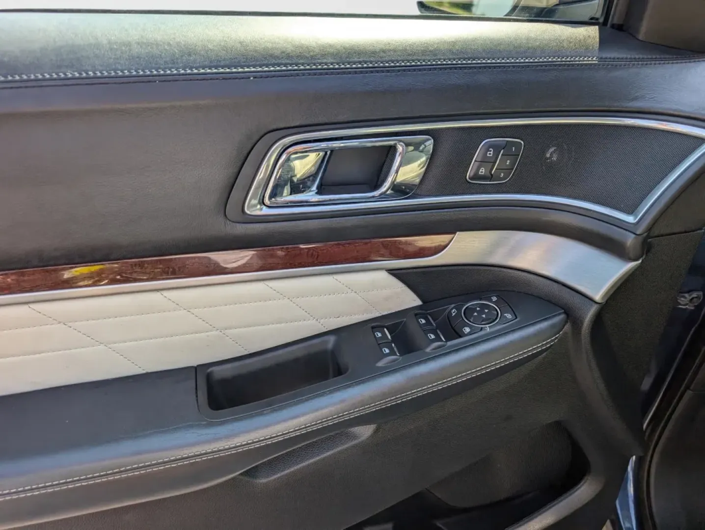 2017 Ford Explorer Platinum (1FM5K8HT7HG) with an Other engine, located at 3959 U.S. 80 W, Phenix City, AL, 36870, (334) 297-4885, 32.469296, -85.135185 - **Discover the Ultimate Family SUV: 2017 Ford Explorer Platinum at Gils Auto!**<br /> <br /> Are you looking for a vehicle that can transform your family outings into unforgettable adventures? The 2017 Ford Explorer Platinum is the perfect solution for growing families, outdoor enthusiasts, and anyo - Photo#9