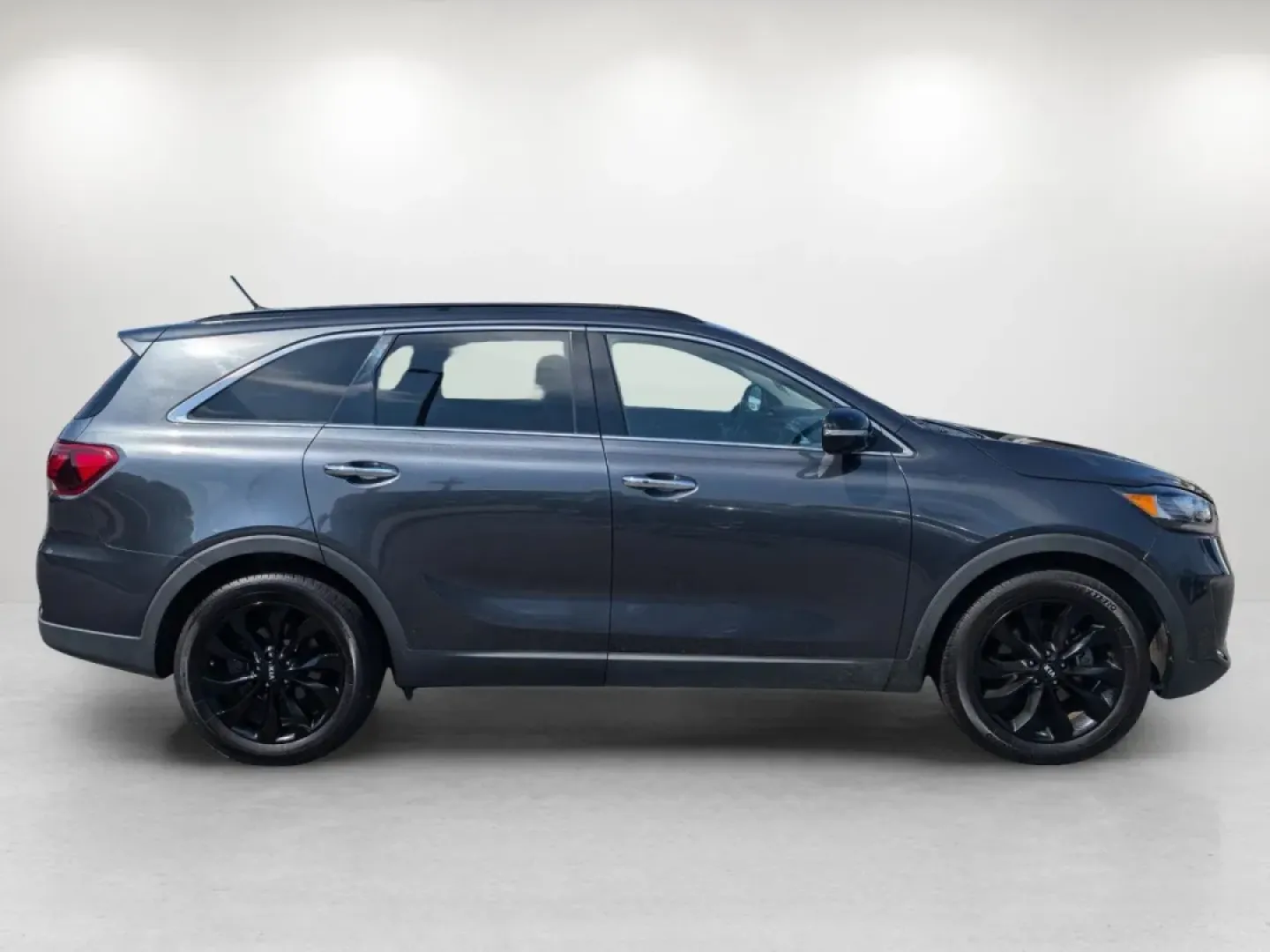 2020 /Black Kia Sorento S V6 (5XYPG4A50LG) with an Other engine, located at 521 Old Farm Lane Rd, Prattville, AL, 36066, (334) 325-1505, 32.482460, -86.416367 - **Adventure Awaits: Discover the 2020 Kia Sorento at Gils Auto in Phenix City, AL!**<br /> <br /> If you're seeking a versatile SUV that combines style, comfort, and practicality, look no further than the 2020 Kia Sorento S V6 available now at Gils Auto, your trusted Buy Here Pay Here dealership loc - Photo#3