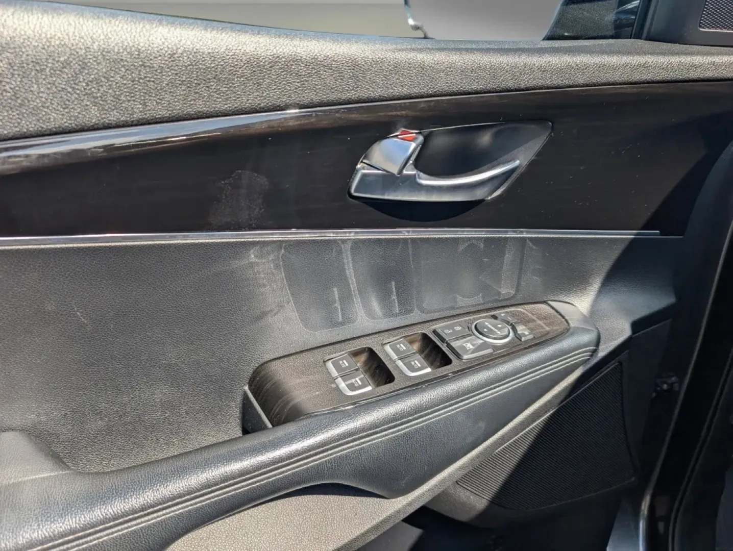 2020 /Black Kia Sorento S V6 (5XYPG4A50LG) with an Other engine, located at 521 Old Farm Lane Rd, Prattville, AL, 36066, (334) 325-1505, 32.482460, -86.416367 - **Adventure Awaits: Discover the 2020 Kia Sorento at Gils Auto in Phenix City, AL!**<br /> <br /> If you're seeking a versatile SUV that combines style, comfort, and practicality, look no further than the 2020 Kia Sorento S V6 available now at Gils Auto, your trusted Buy Here Pay Here dealership loc - Photo#8