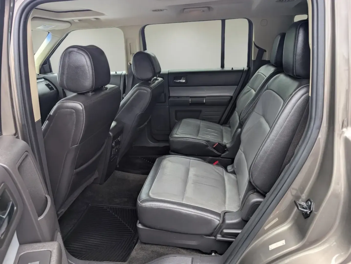 2013 Ford Flex Limited (2FMHK6D8XDB) with an Other engine, located at 5115 14th Ave., Columbus, GA, 31904, (706) 323-0345, 32.511494, -84.971046 - Embark on unforgettable journeys with the 2013 Ford Flex Limited, now available at Gils Auto in Prattville, AL. This versatile crossover is not just a vehicle; it's the perfect companion for growing families, weekend adventurers, and anyone seeking a reliable ride for long commutes. With its spaciou - Photo#16